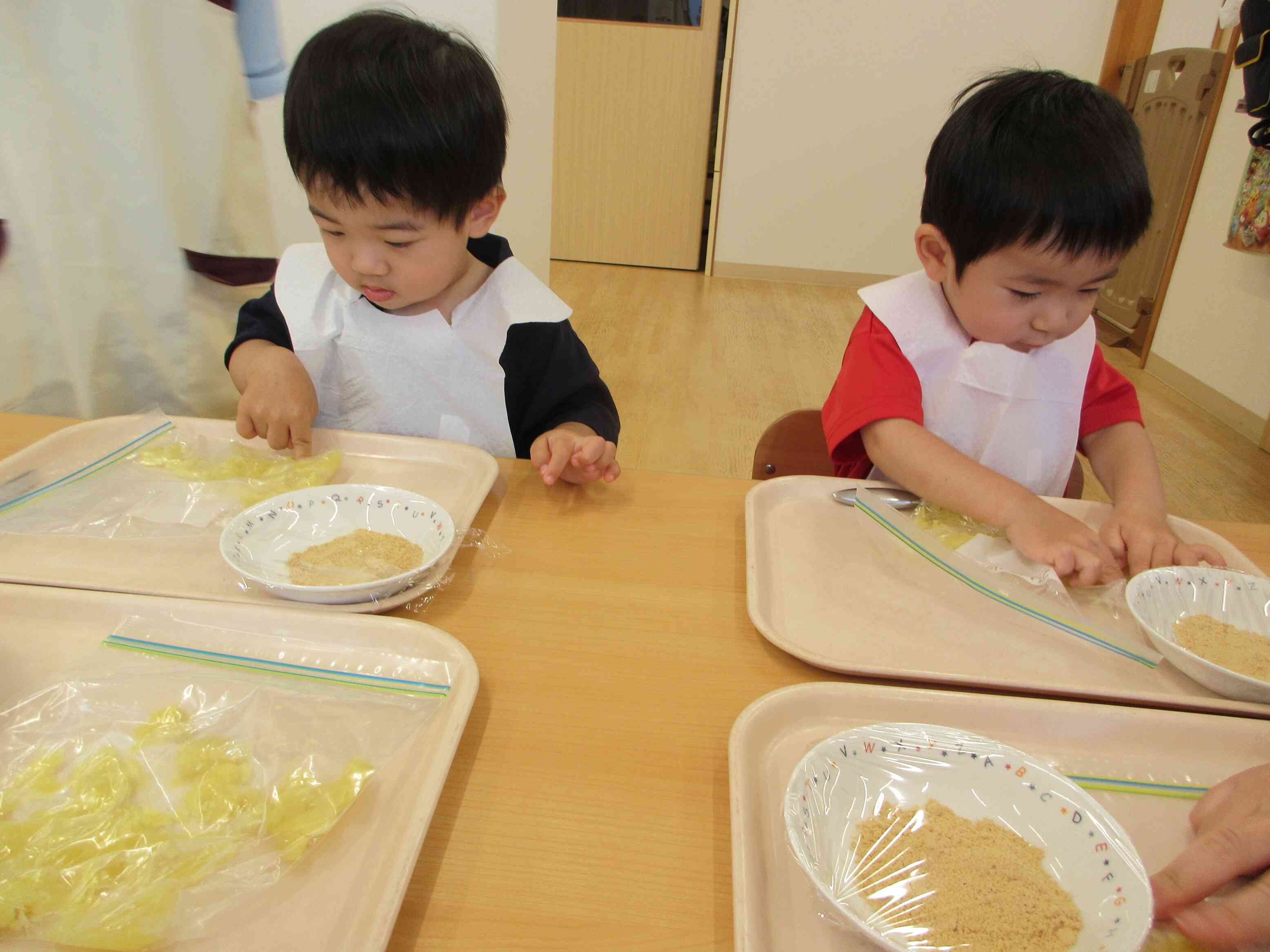 ６月の食育～さつまいも団子作り～