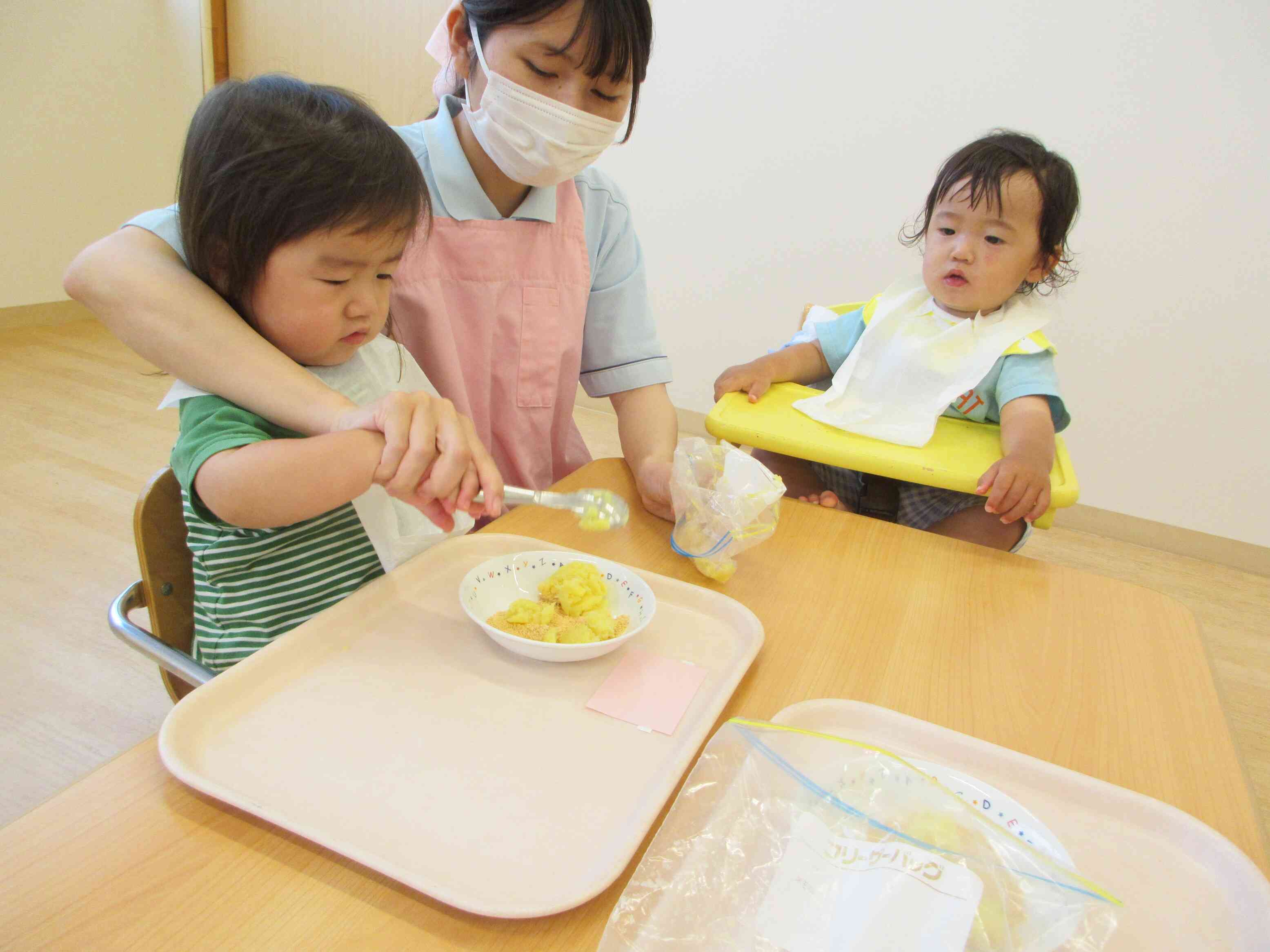 お皿にコロン♪