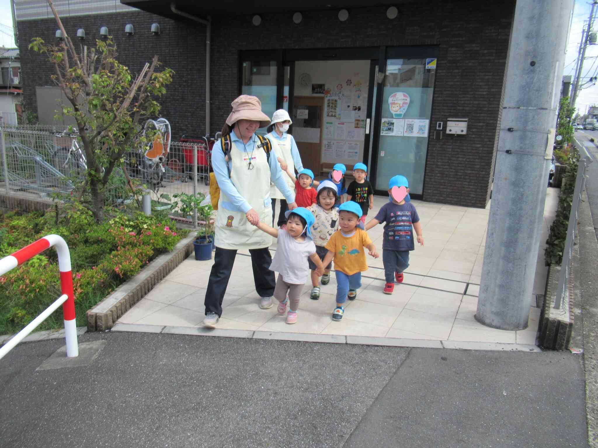 お散歩気分で歯医者さんに出発~!