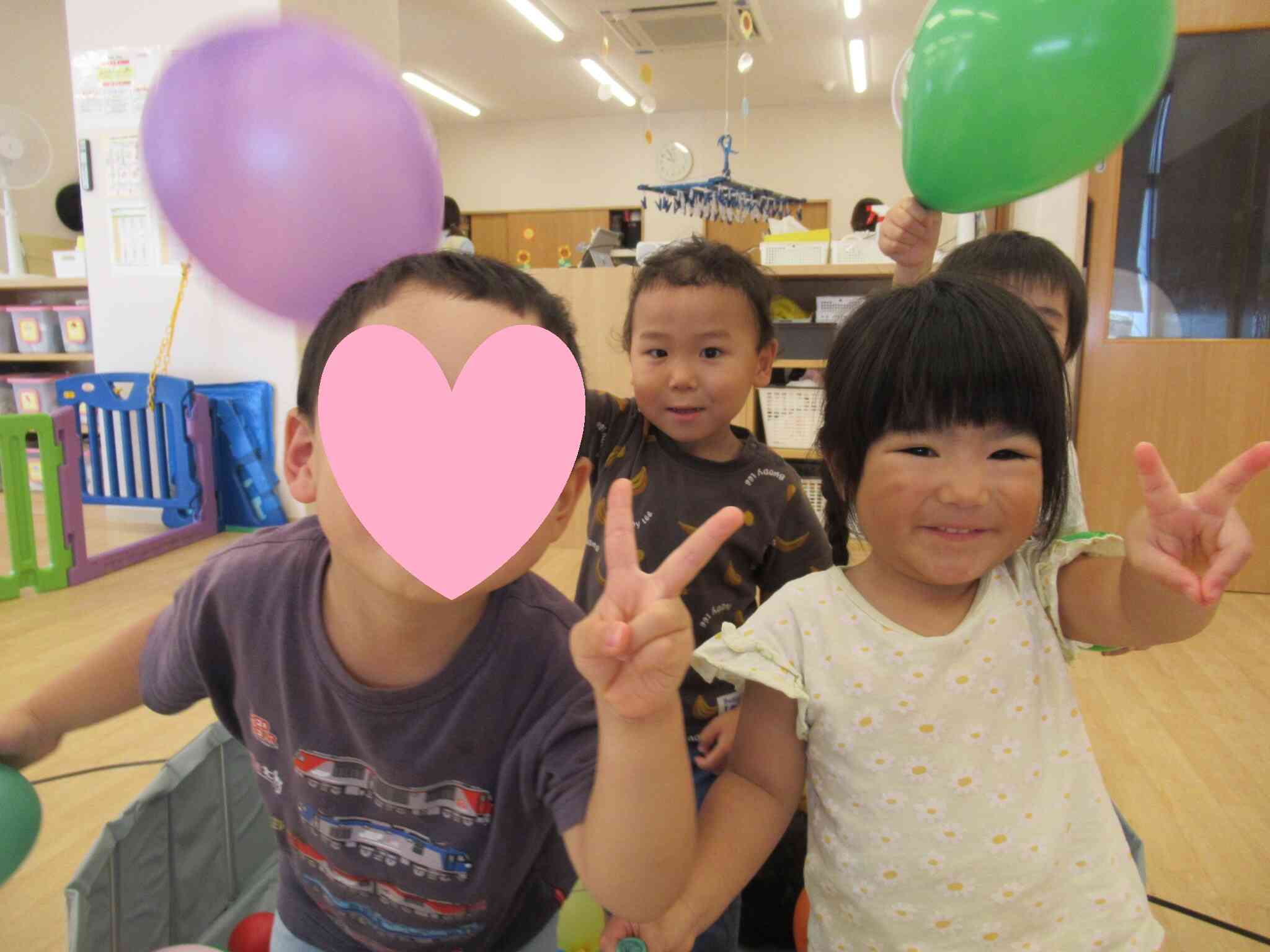 カメラに向かって、はいチーズ♡