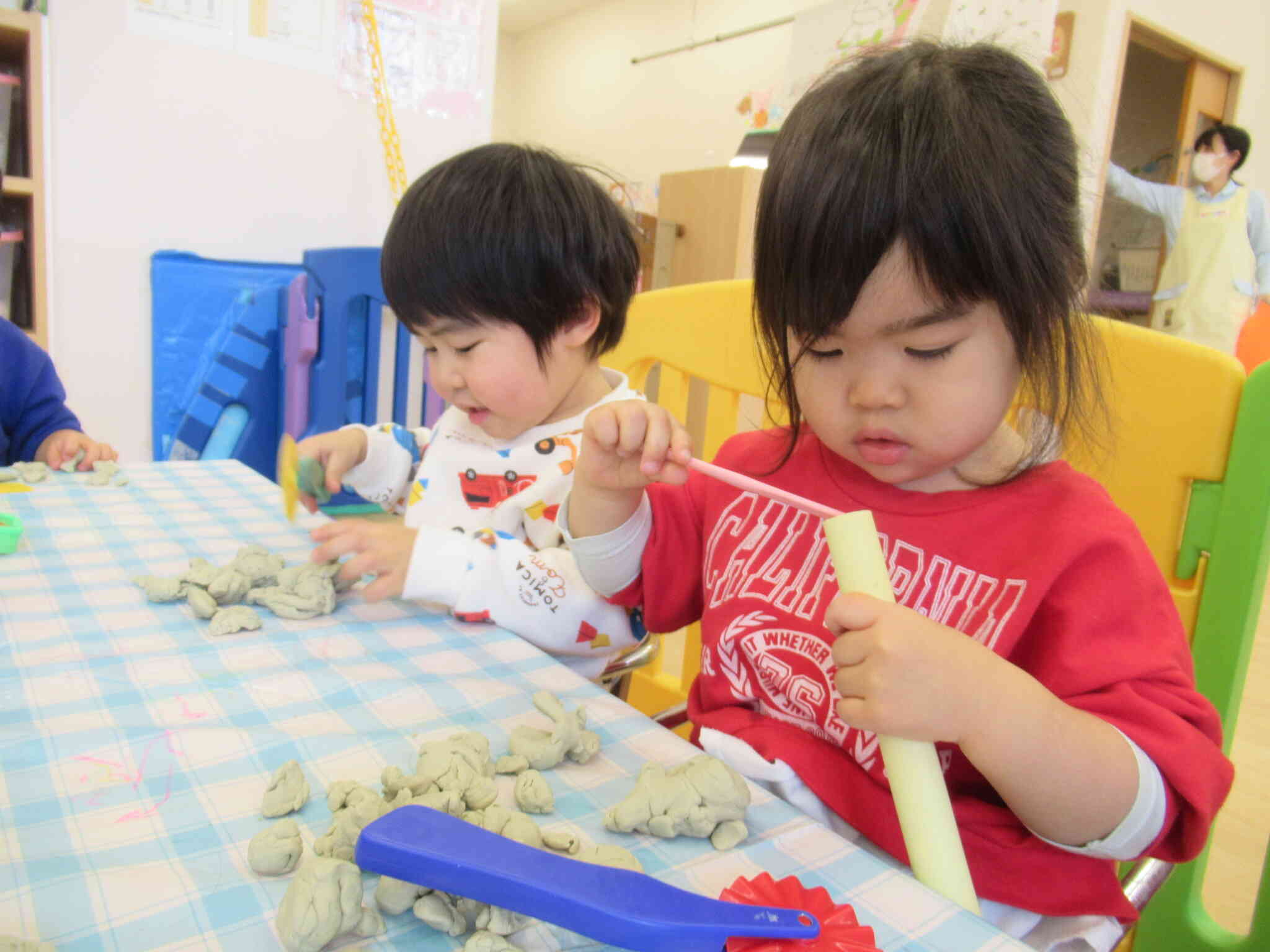 次は粘土遊び♪