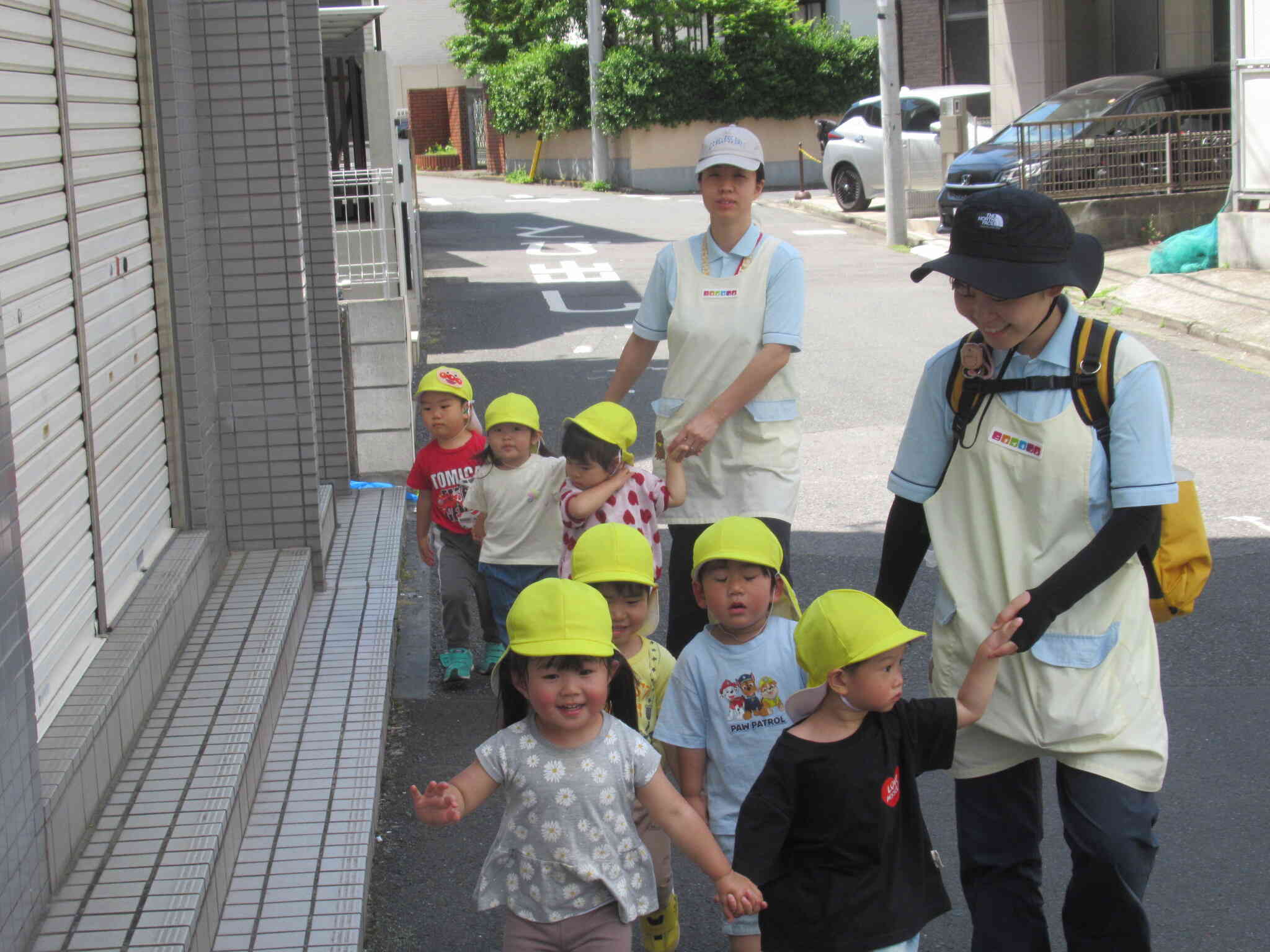 いいお天気でお散歩日和♪（２歳児　うさぎ組）