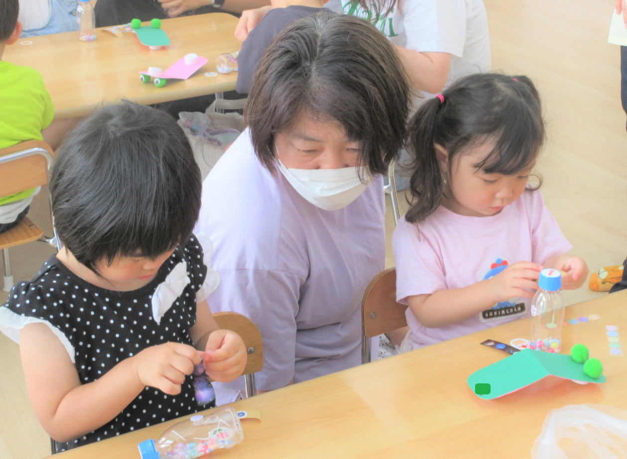 うさぎ組の保育参観～親子で楽器を作って遊ぼう～