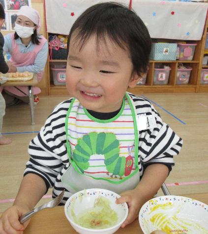 1歳児クラスのお友達もいっぱい食べました