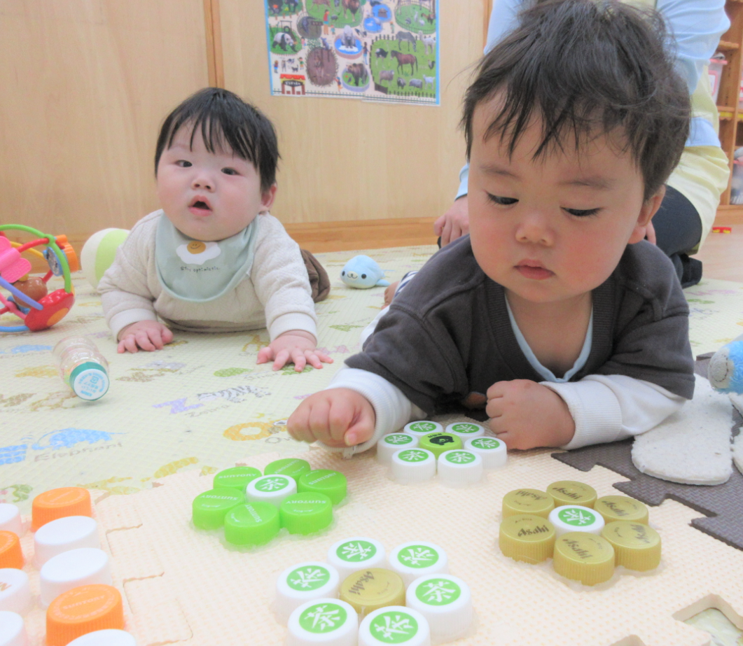 感触遊びマットに挑戦中