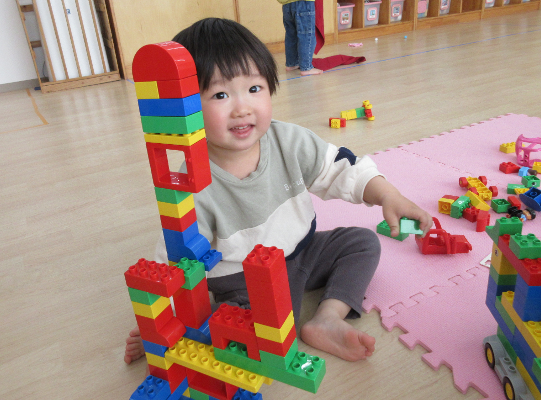 「ぼくはね、おしろをつくったよ!」