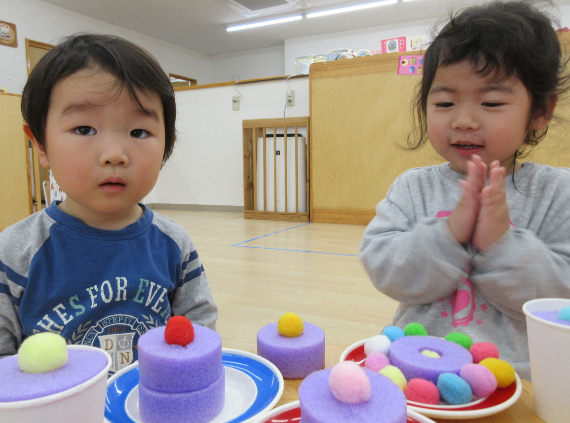美味しいケーキをどうぞ！