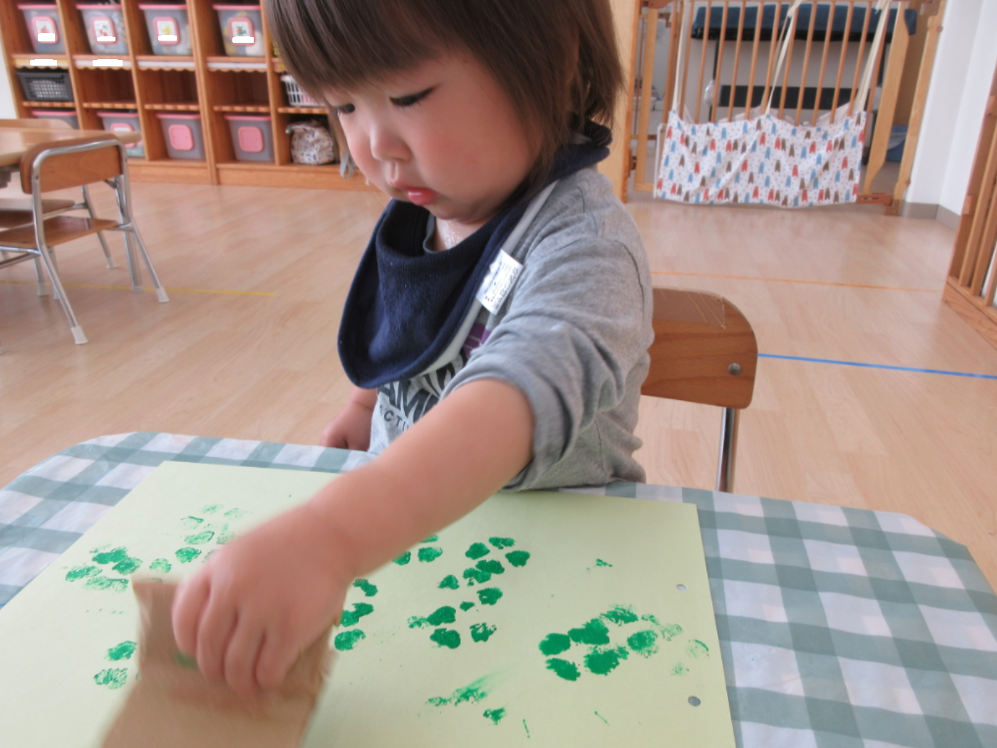 「ぺたぺたぺったん」