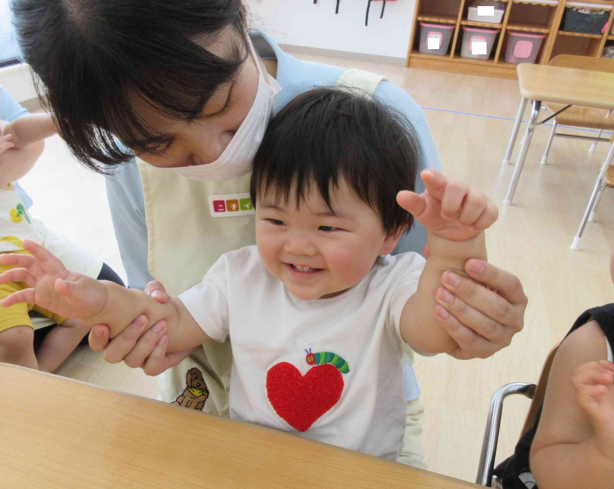 おててきれいになったね！やったー！
