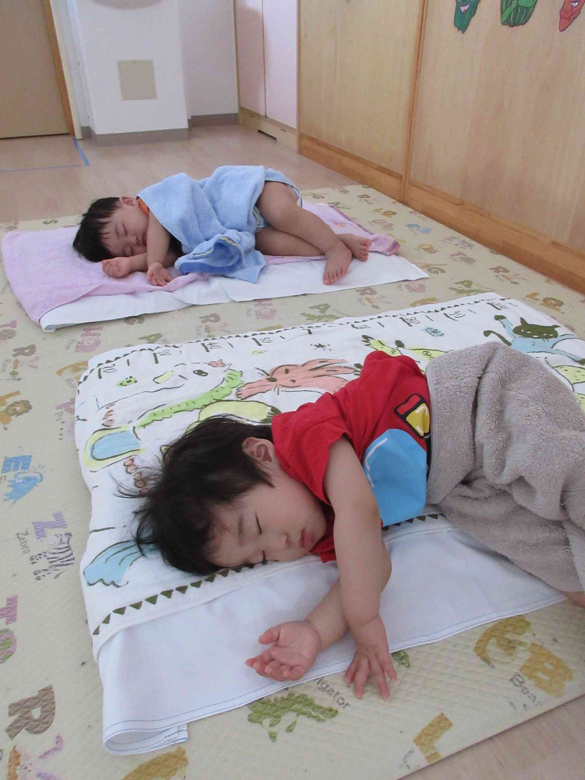 スヤスヤ…どんな夢を見てるのかな？