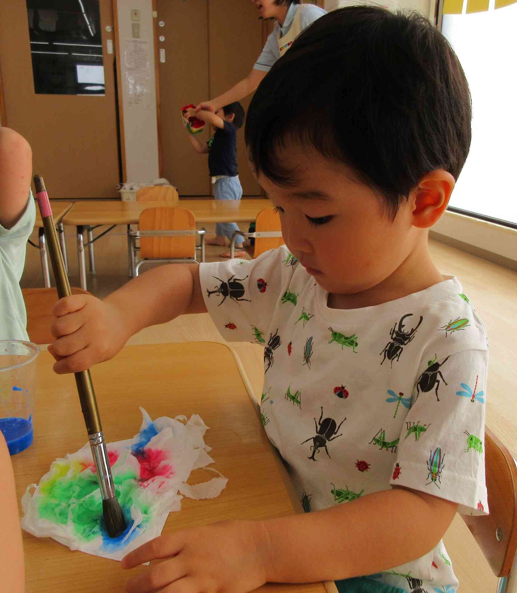 虹色かき氷、召し上がれ～♪（2歳児製作）