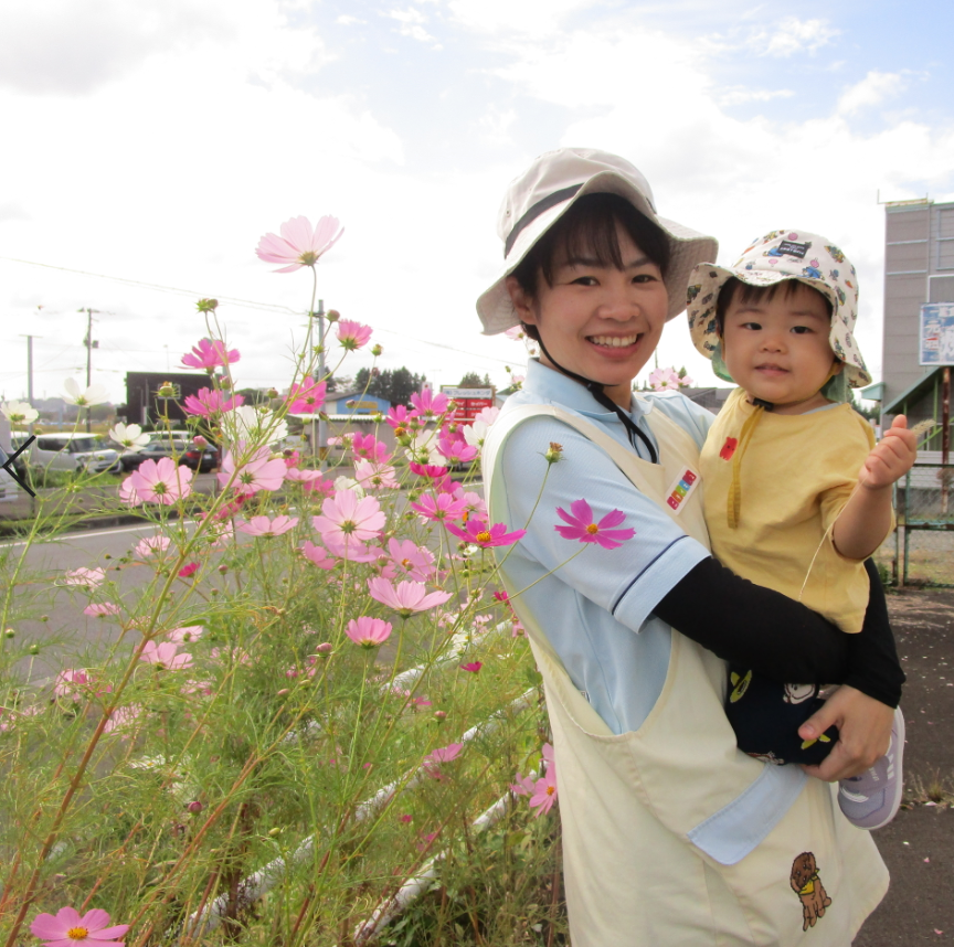 かわいいコスモスさんと一緒にパチリ！