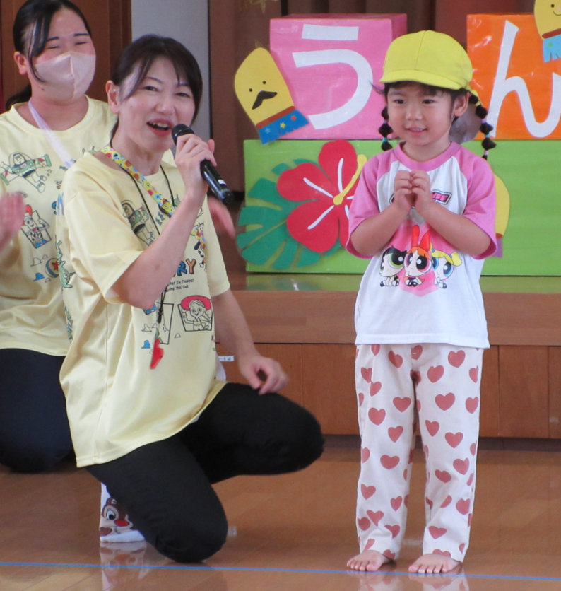 お名前インタビューはかわいいポーズ付き!