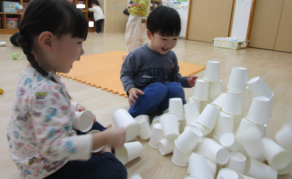 あはは！こわれちゃった！また作ろ♪