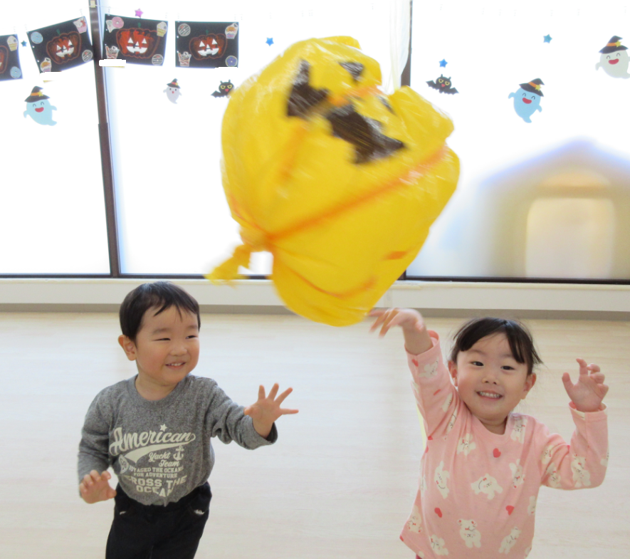 お友達と一緒に遊ぶって楽しいな！