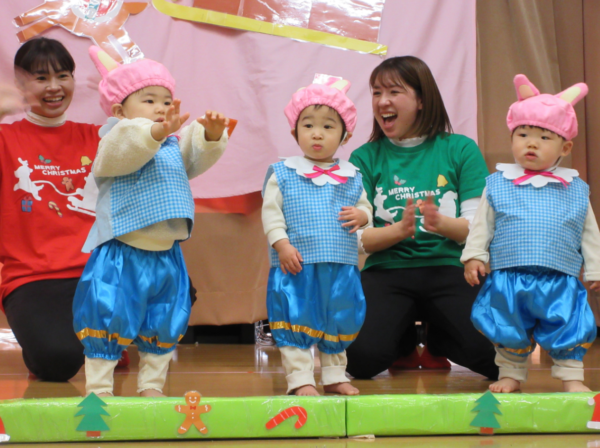 「バイバ～イ！」