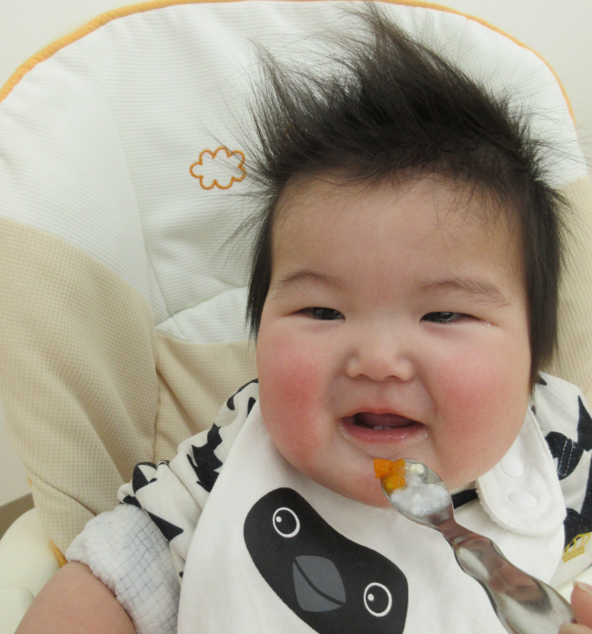 もぐもぐおいしいな～♪