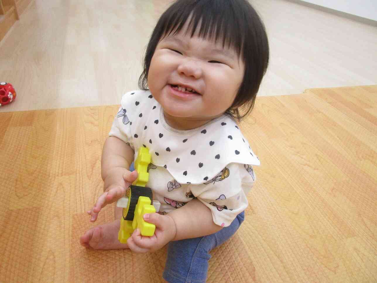 ひよこ組（０歳児）の　すくすく日記