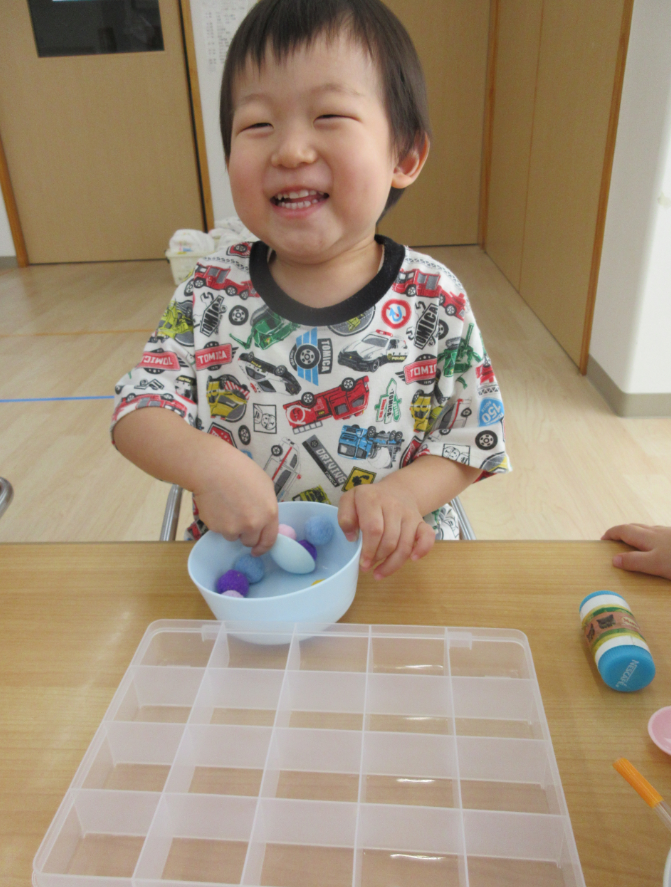 ポンポン入れゲームにチャレンジ