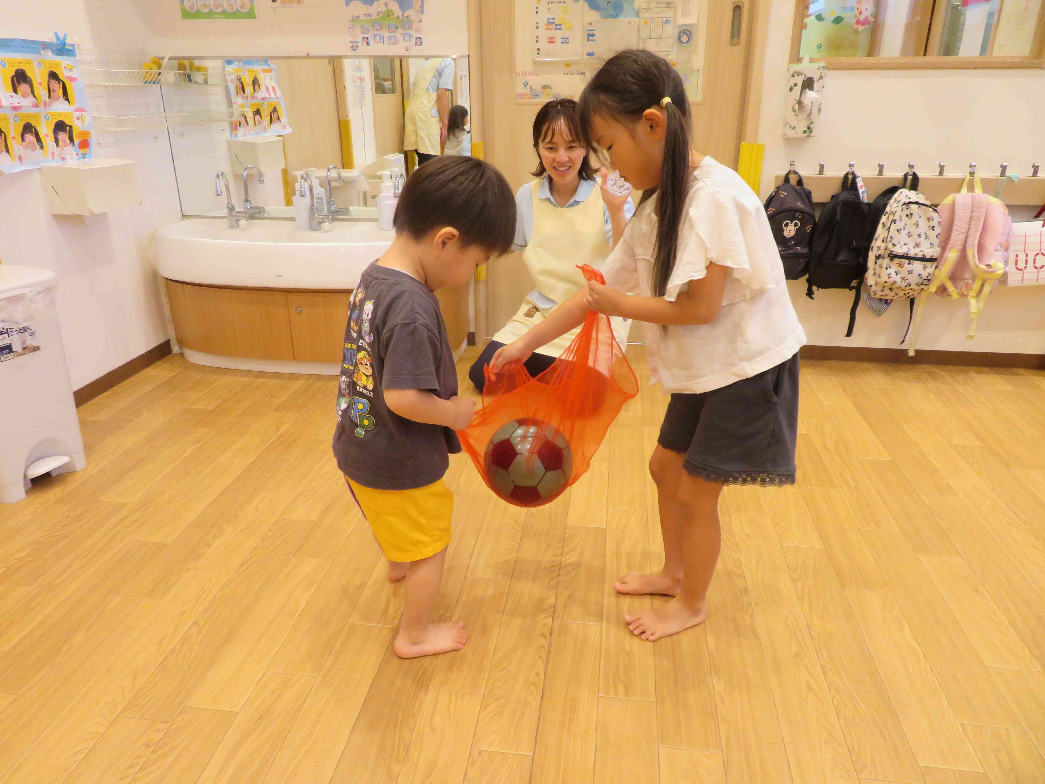 ボール運びゲーム！