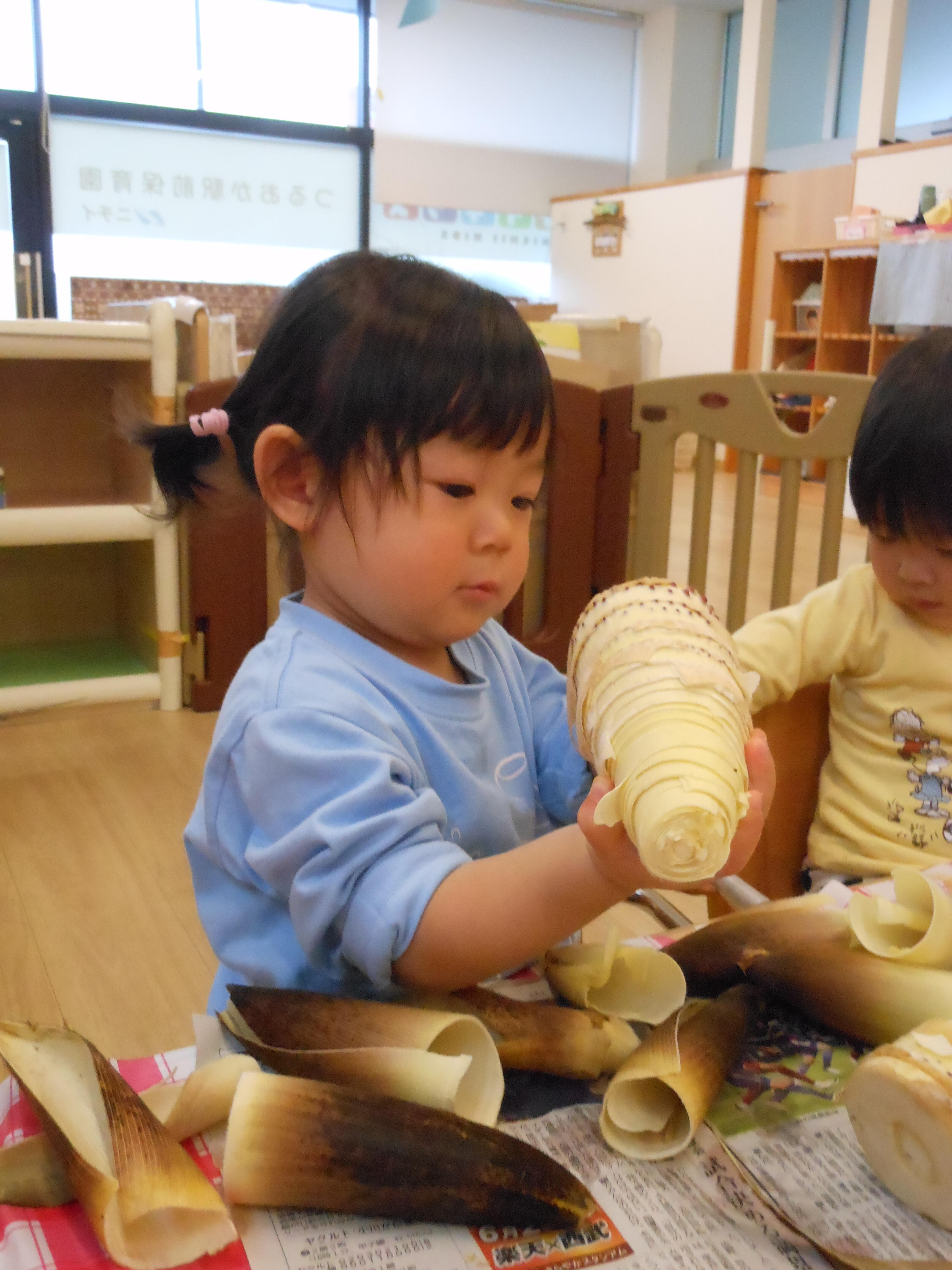 根っこ部分の茶色いつぶつぶを発見！
