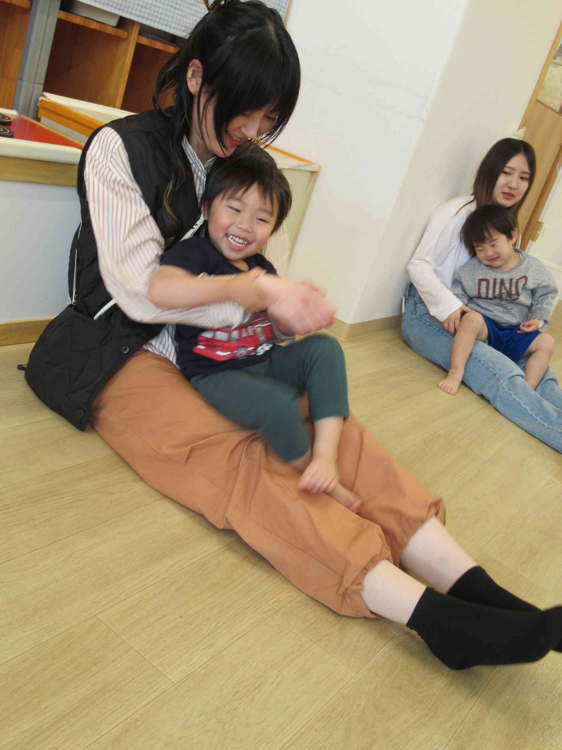 お母さんバスに乗って出発！