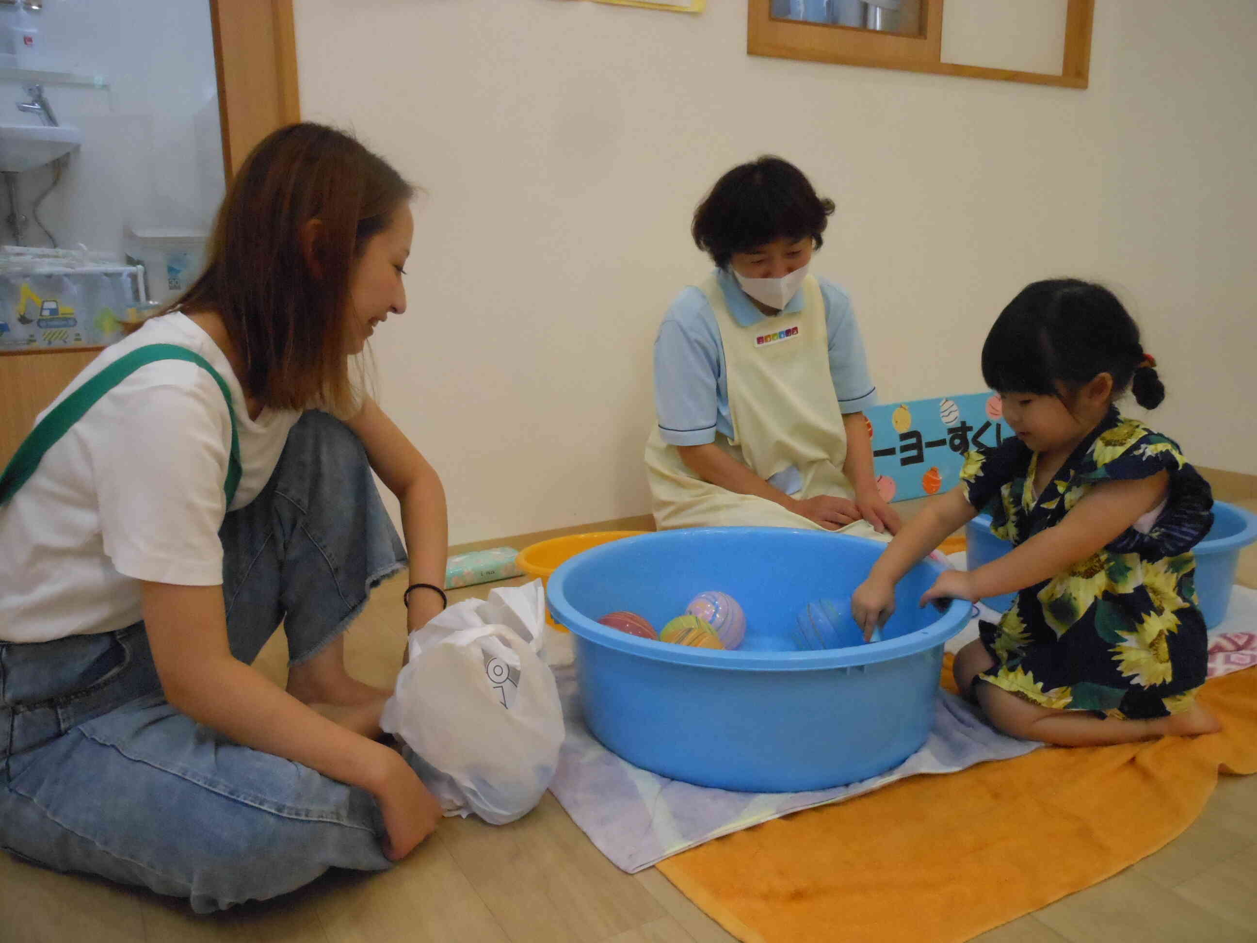 お水冷たくて気持ちいいね♪