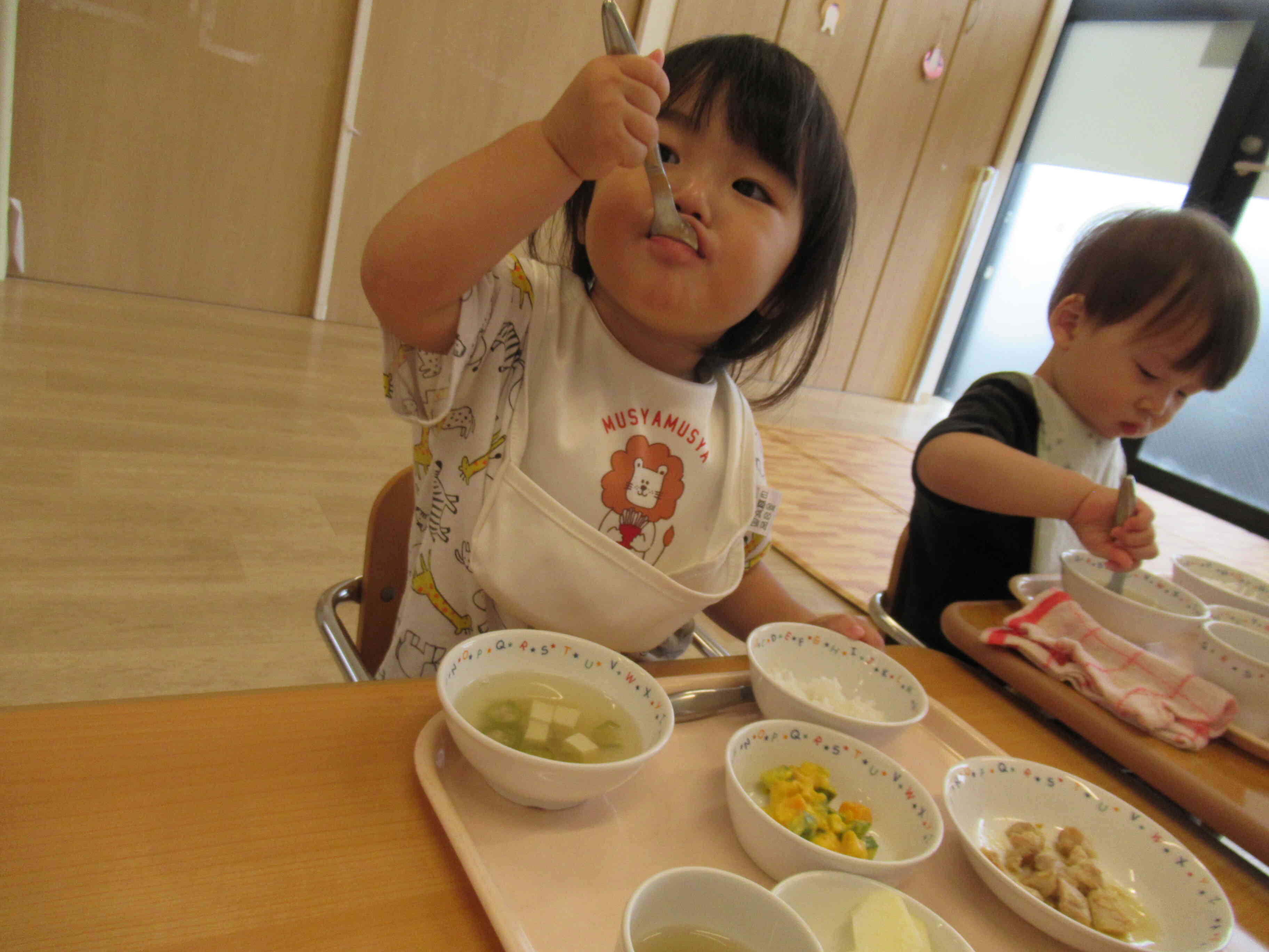 出来立ての美味しい給食をいっぱい食べよう☆