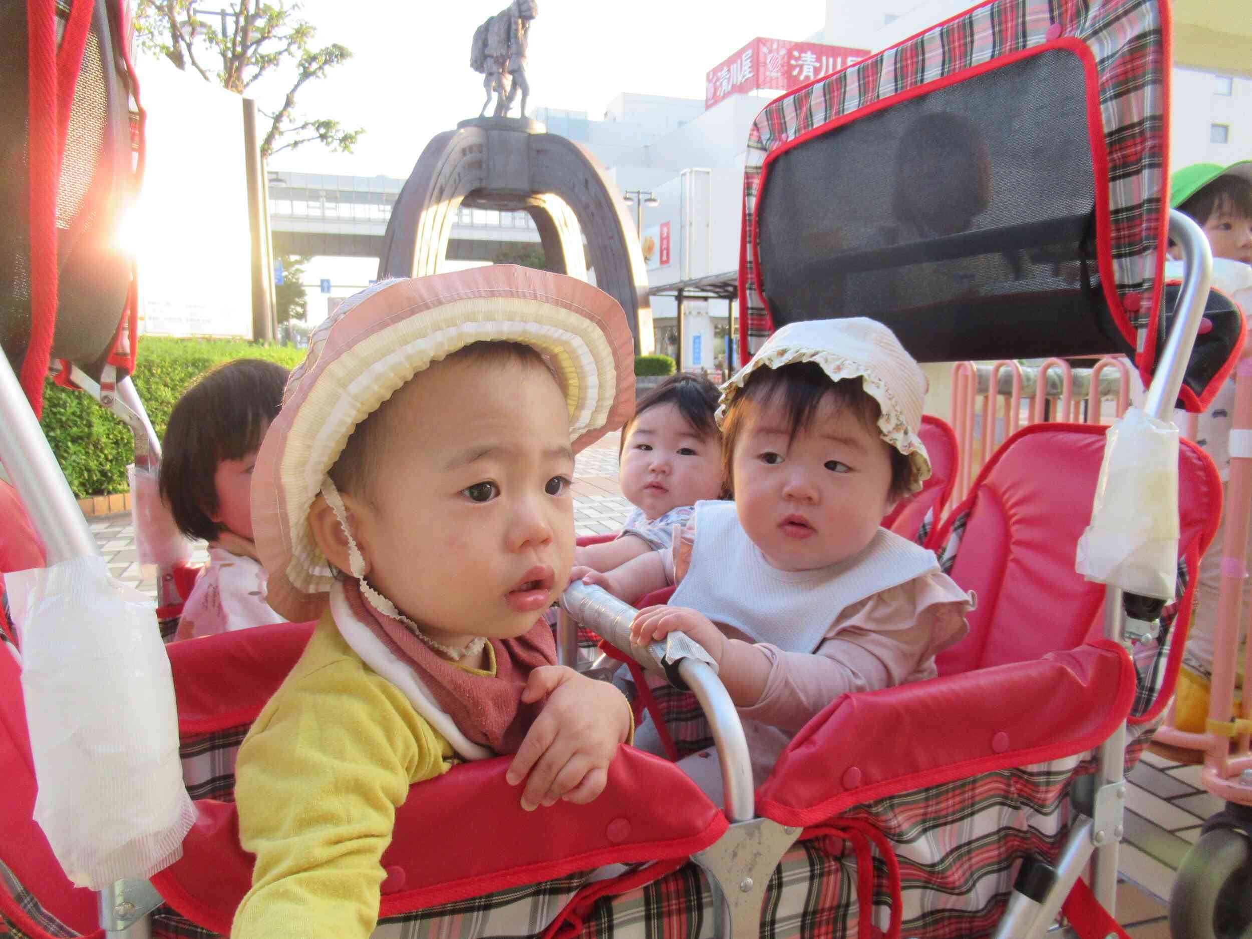 散策が大好きなひよこ組さん☆