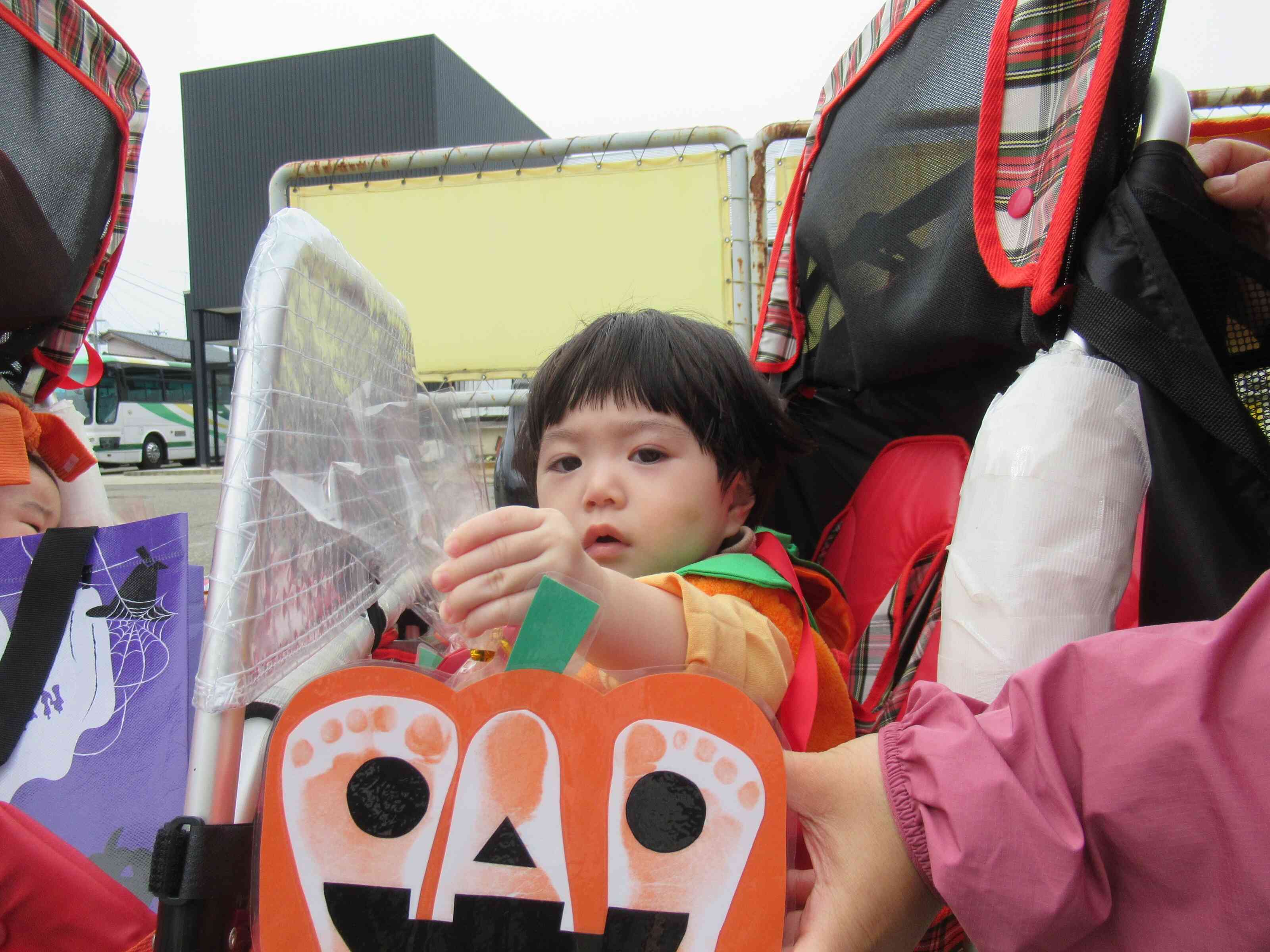 何のお菓子が入っているか楽しみー☆