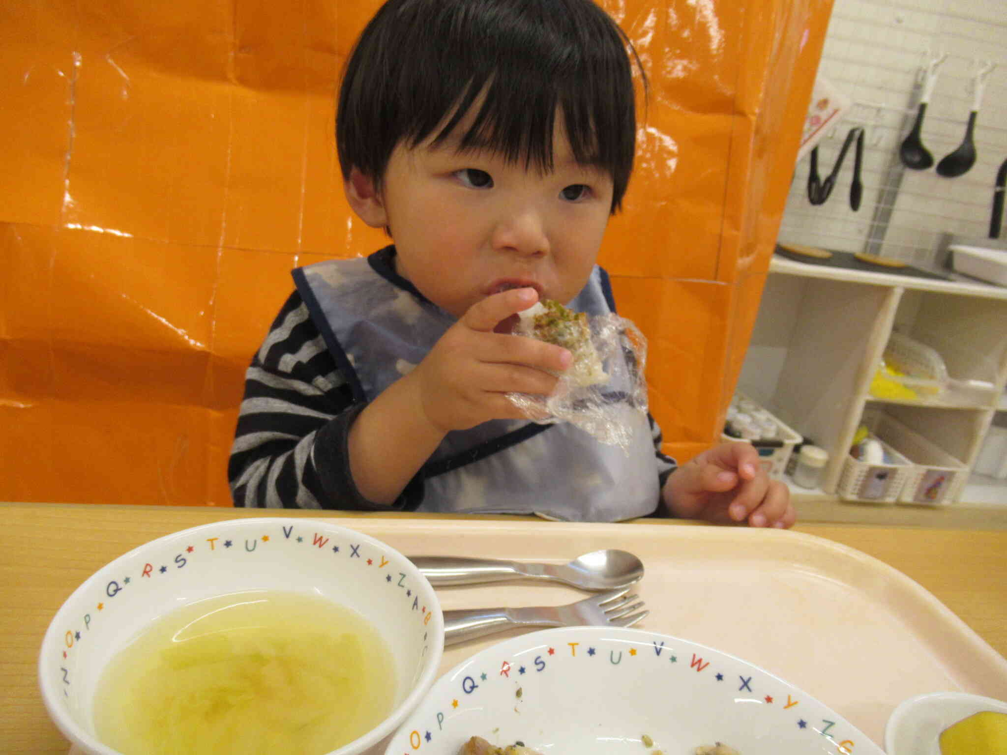 ふりかけおにぎり、おいしいよ♪