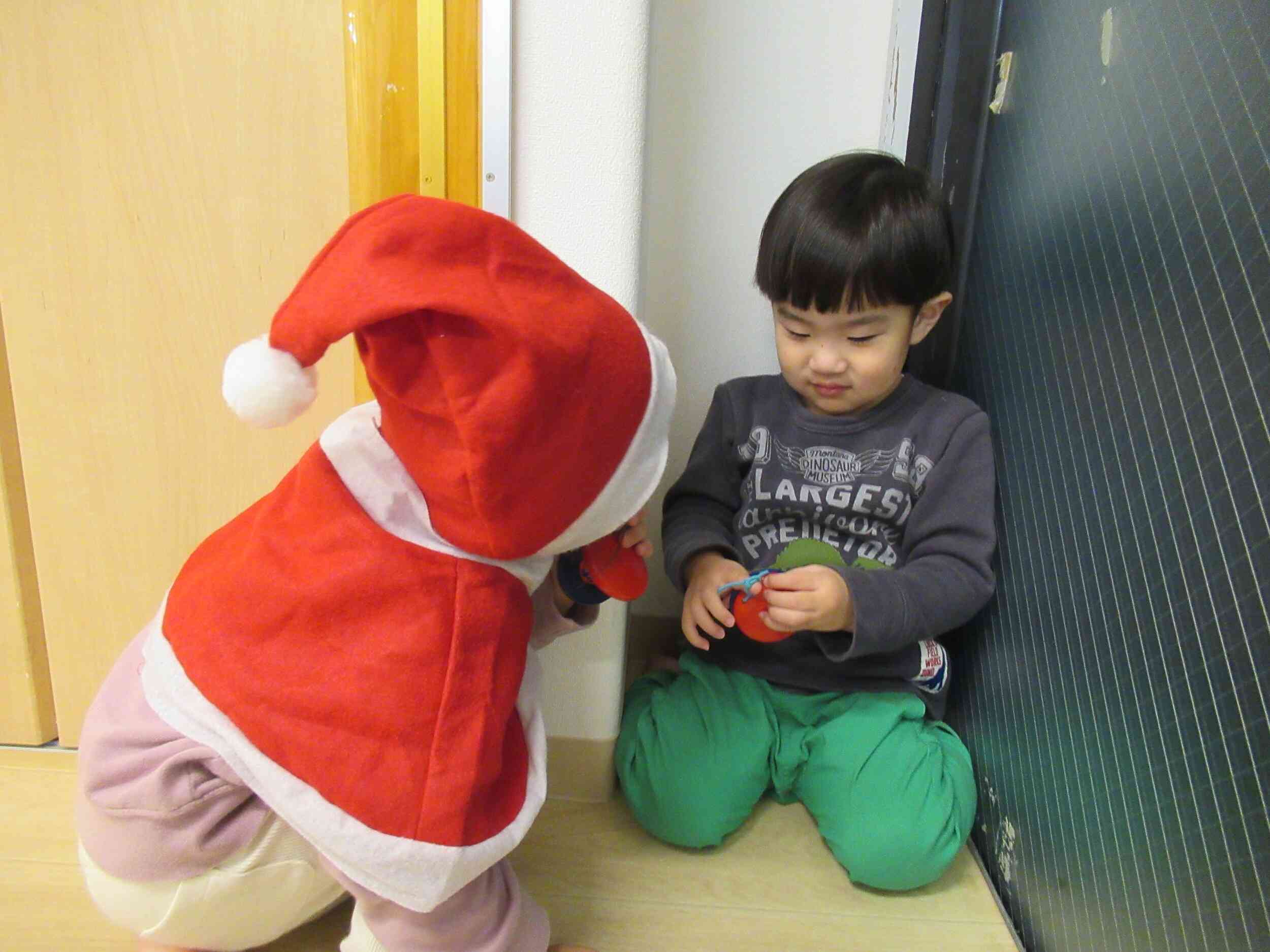 カスタネットで一緒に遊ぼう♪