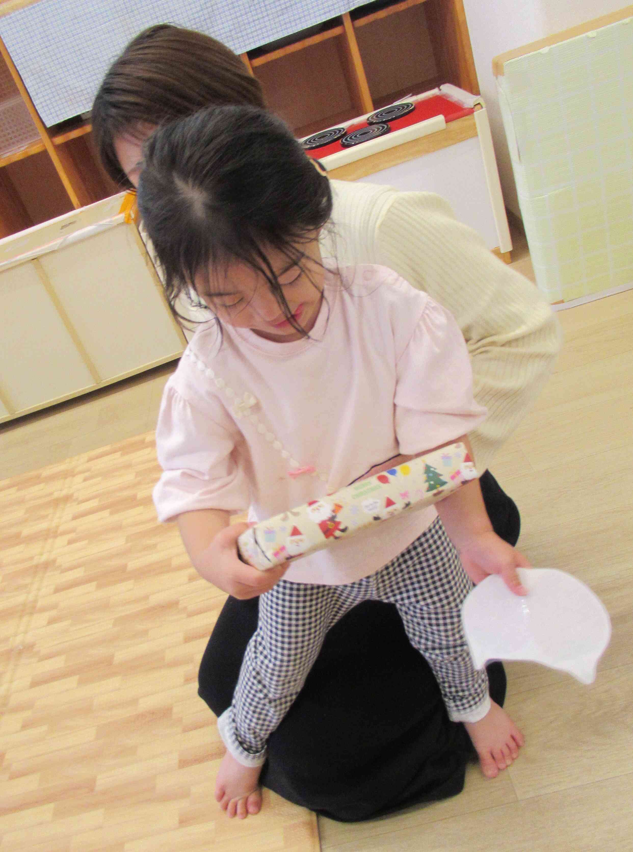 何がはいってるんだろう？開けるのが楽しみだね♪