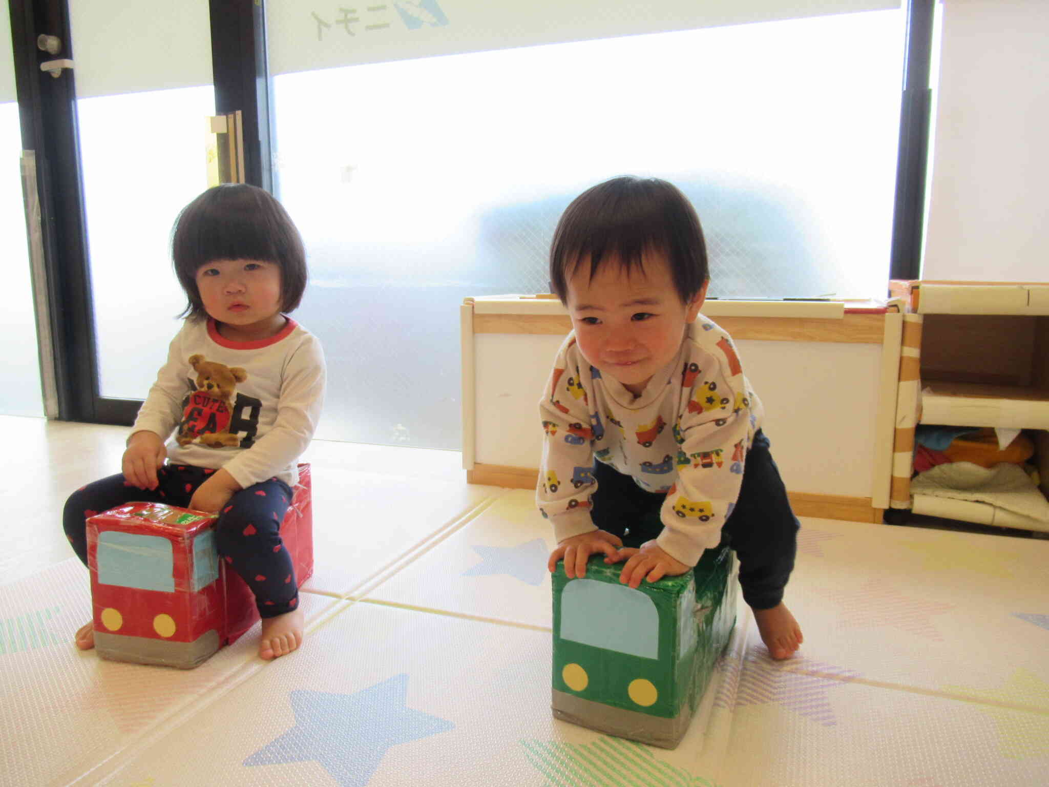 バスに乗って行ってきまーす☆