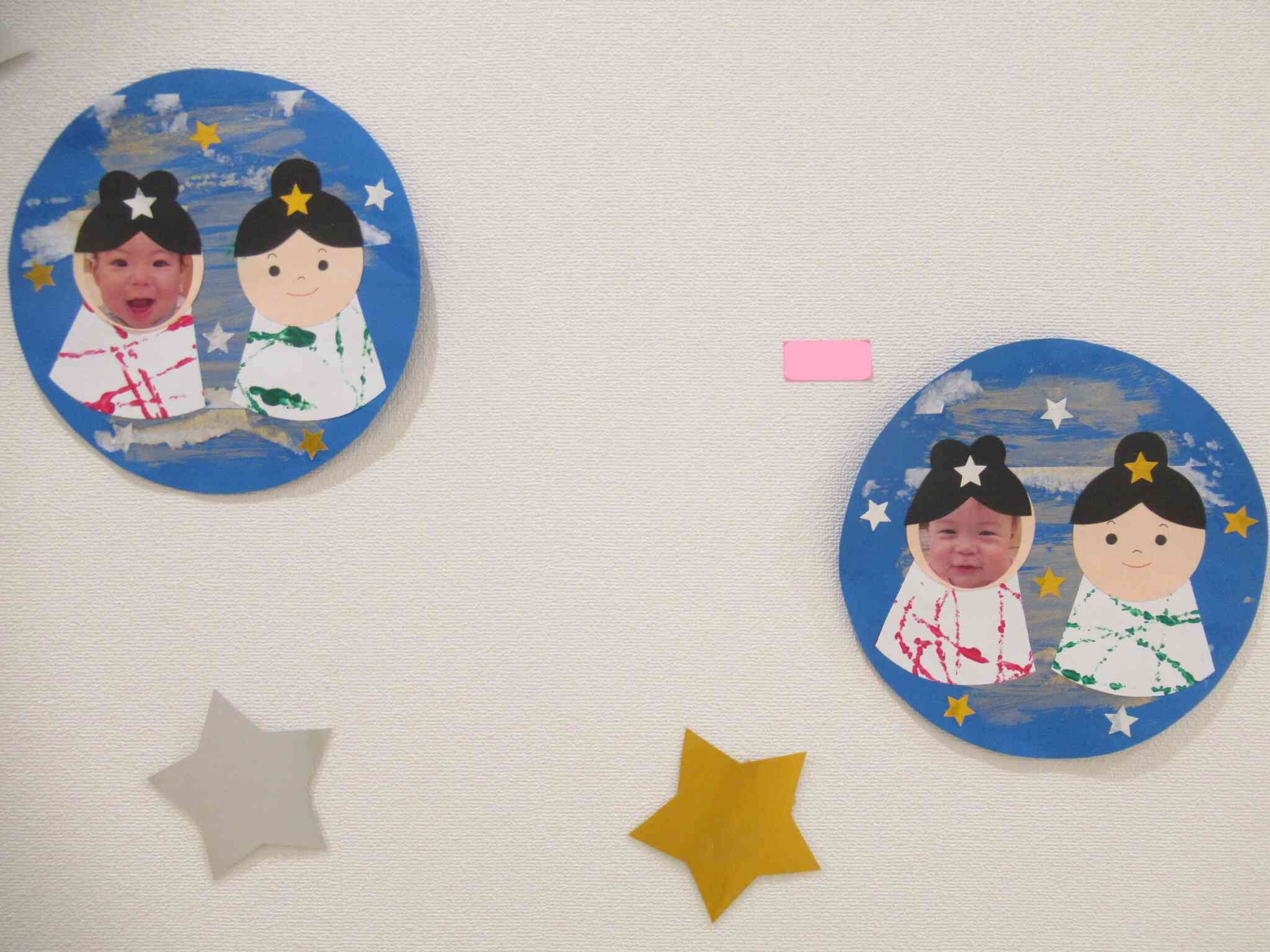 ～0歳児～ビー玉を使って模様を付けました。素敵なお洋服の完成です☆