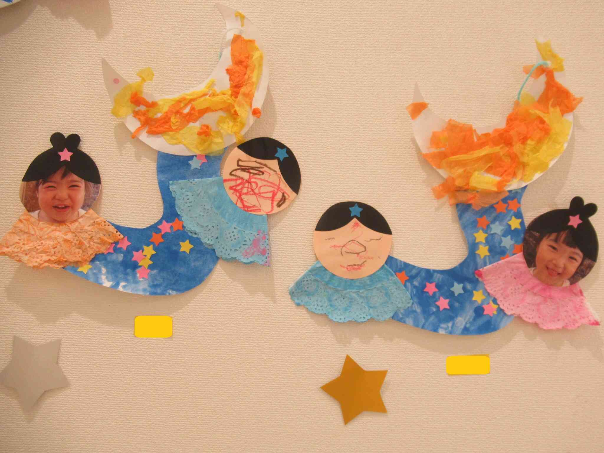 ～2歳児～様々な素材を使った製作を楽しんでいました♪かわいい織姫と彦星でいっぱいです☆