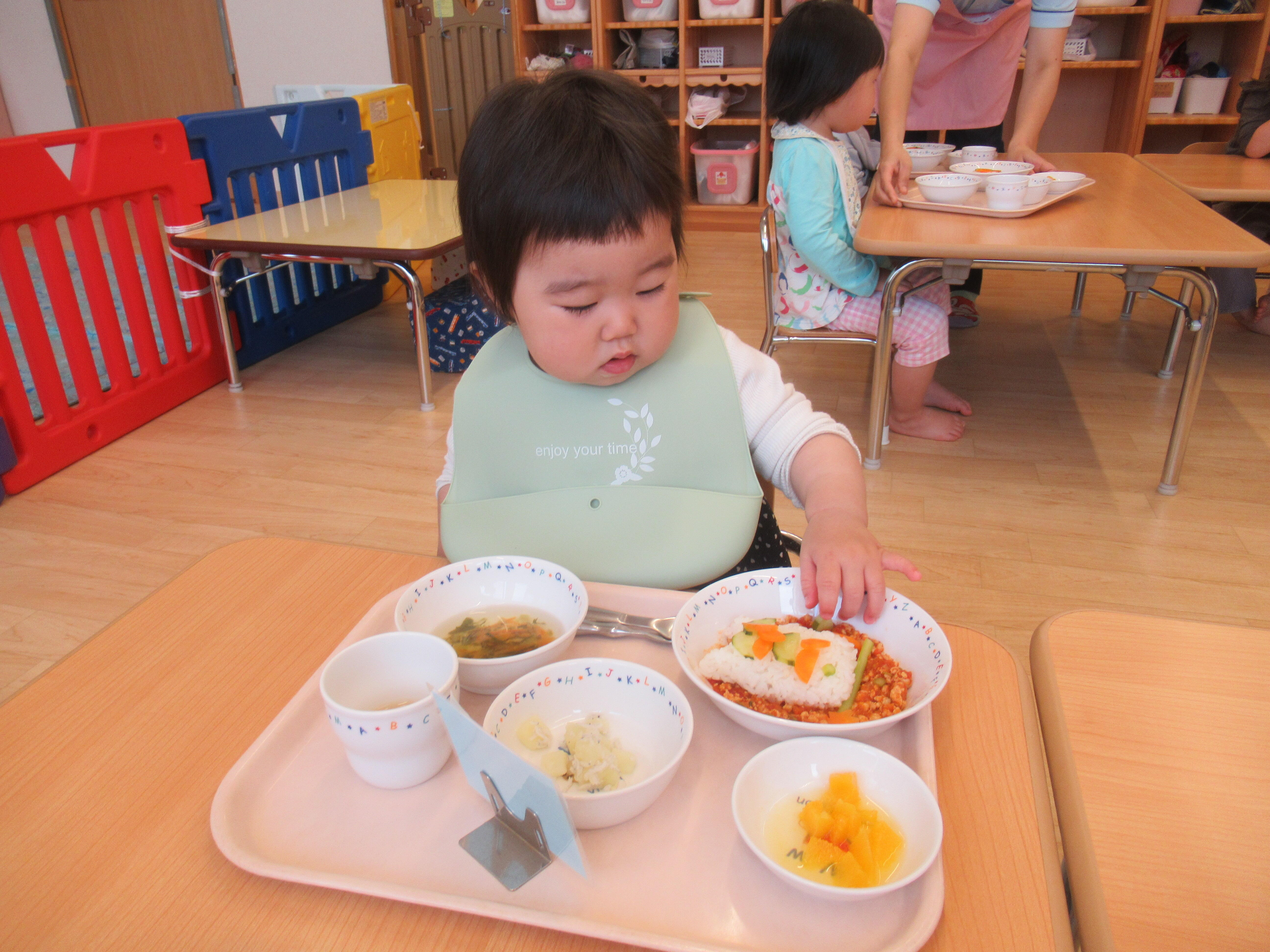 給食は、こいのぼりカレーでした。