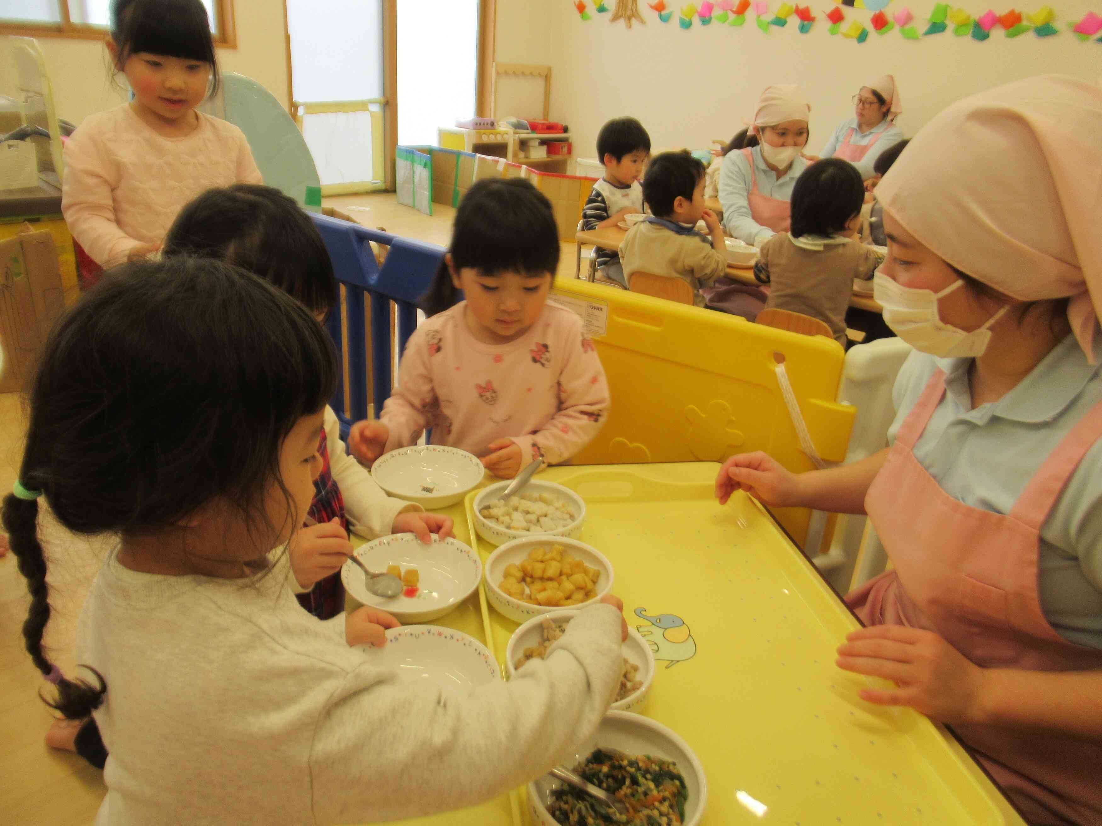 お皿も持ってそろ~りと…