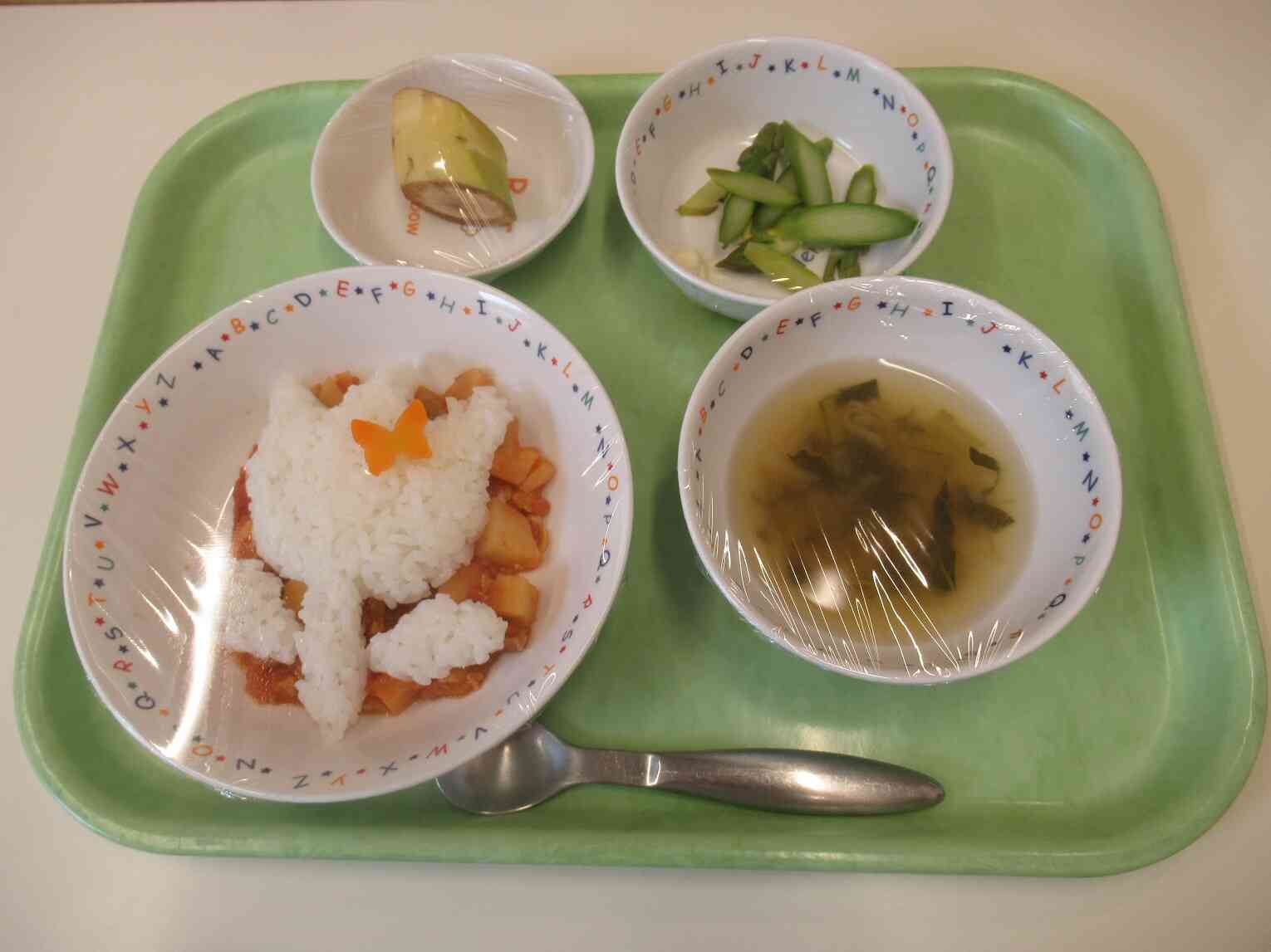 卵・乳・小麦の3大アレルゲンを抜いた食事を提供