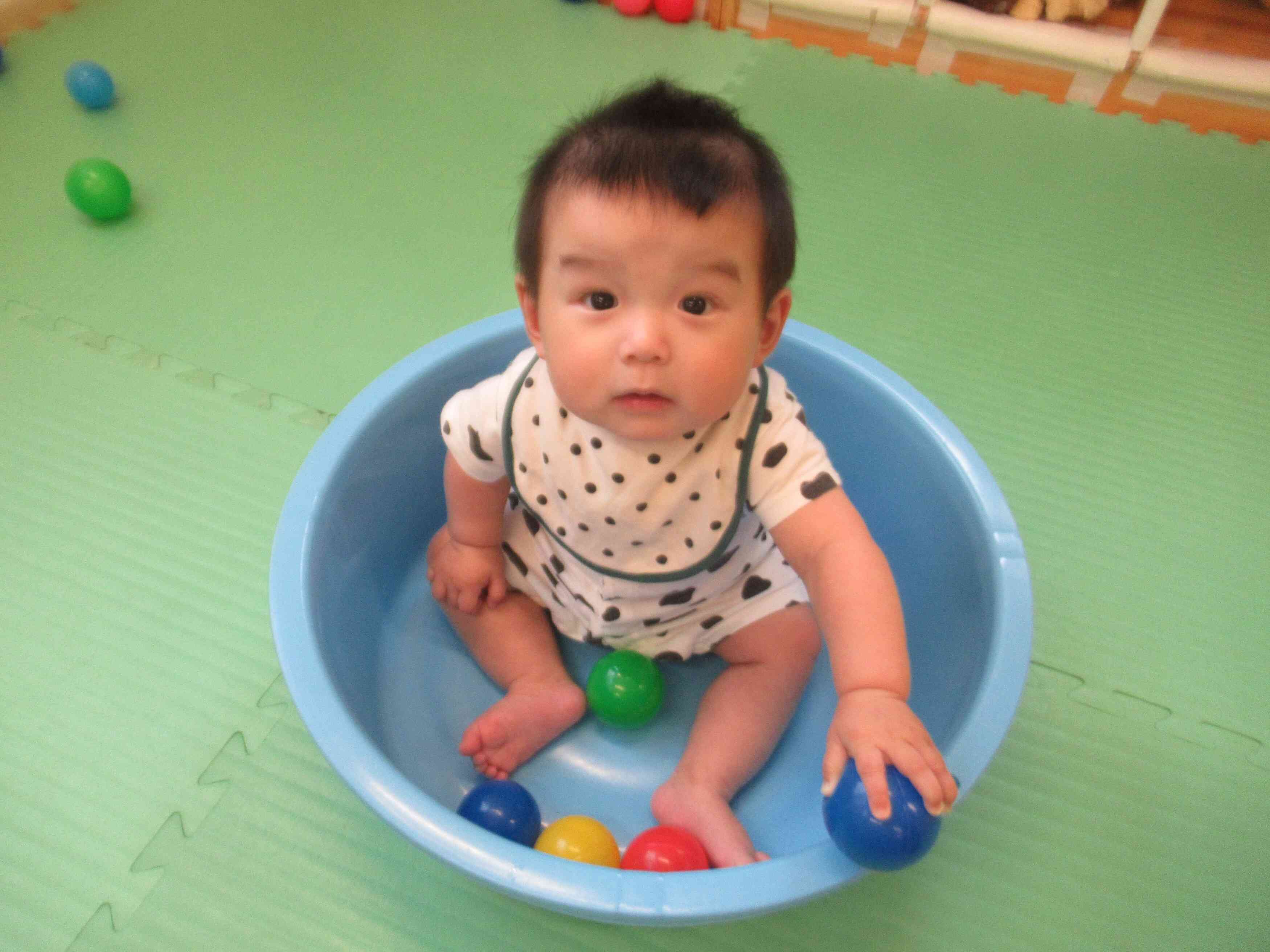 夏に向けて水遊びの練習中！