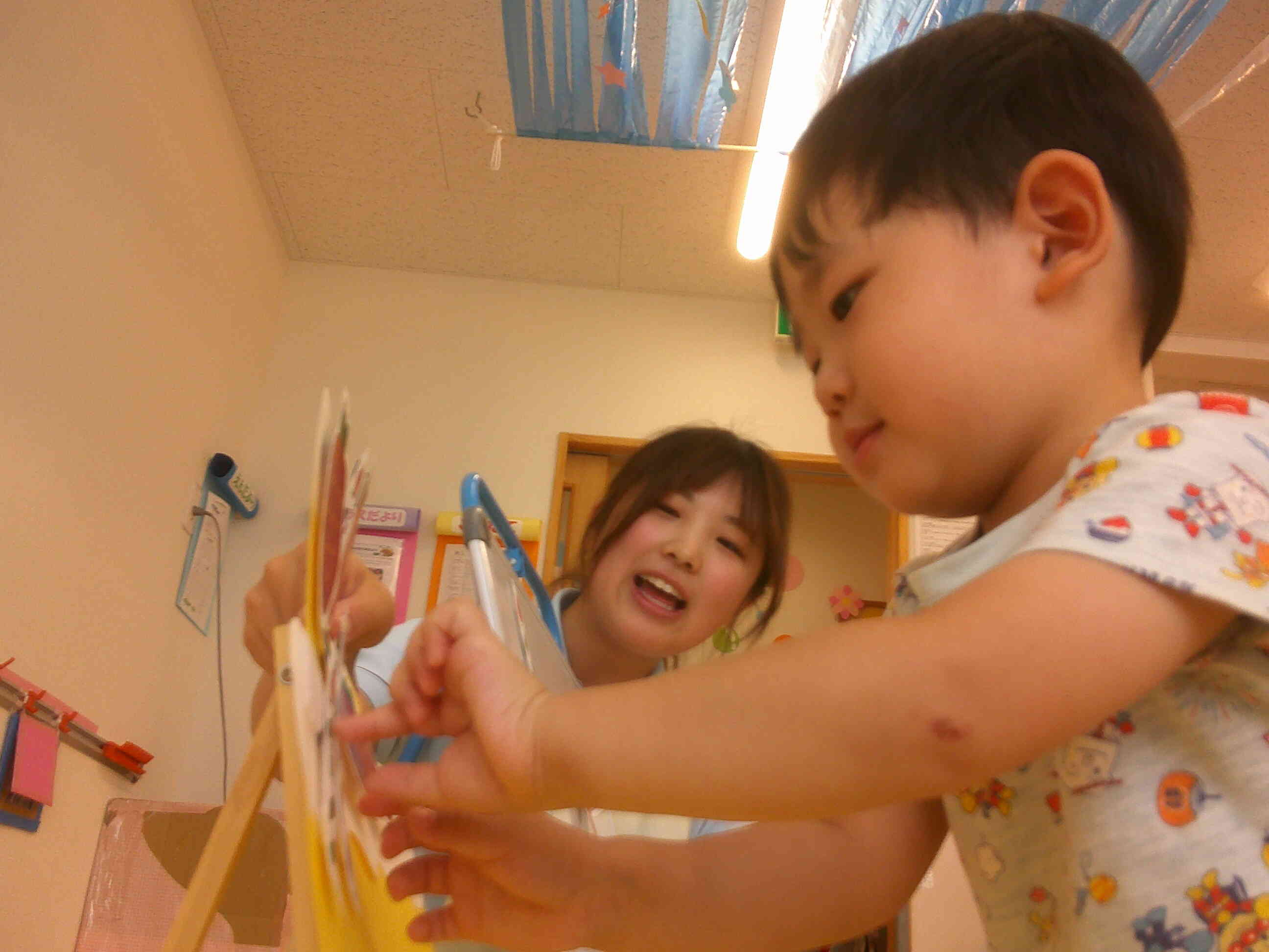お誕生日会はお家の方も一緒に参加できます♪