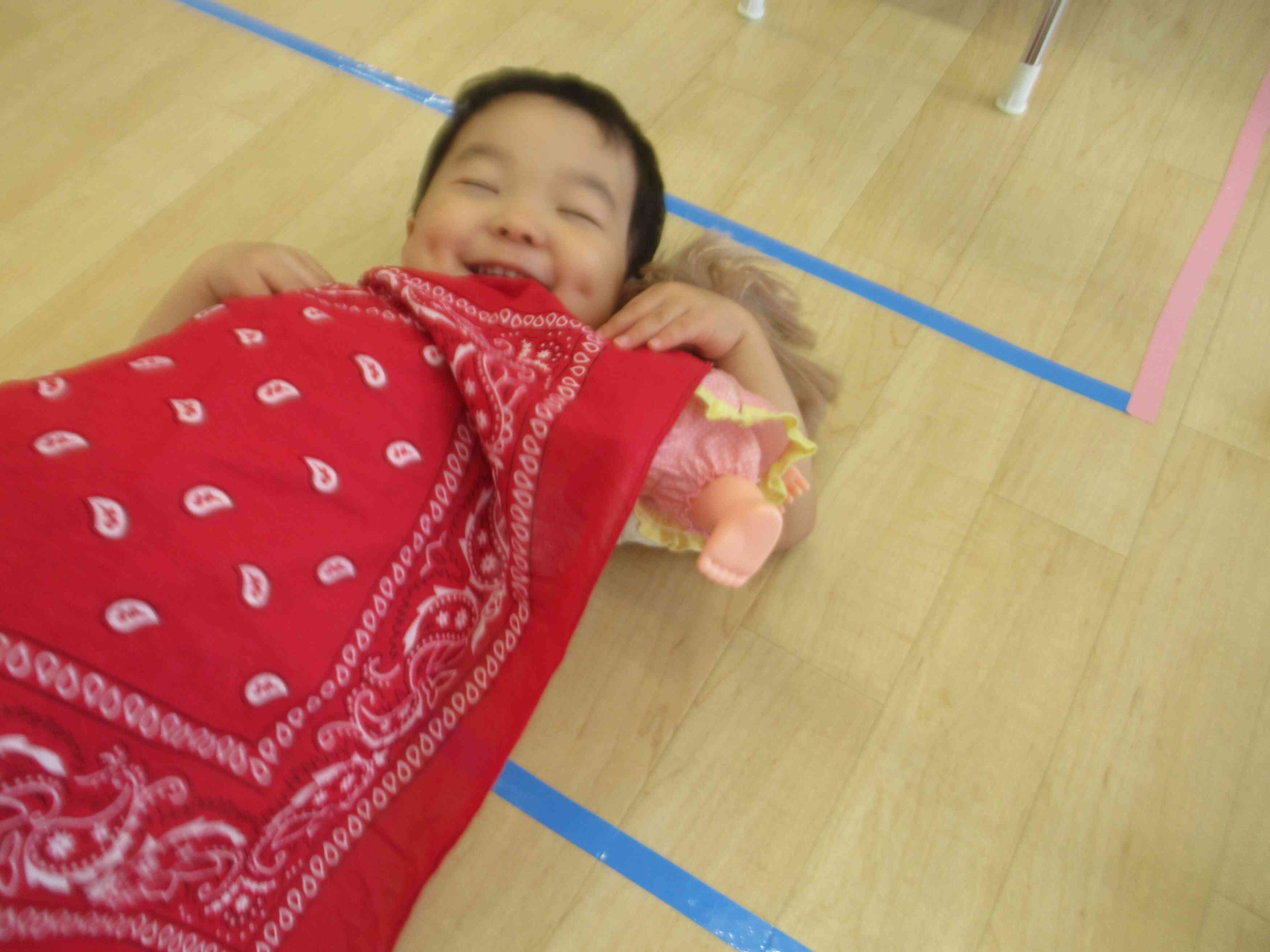 赤ちゃんと一緒にお昼寝♪