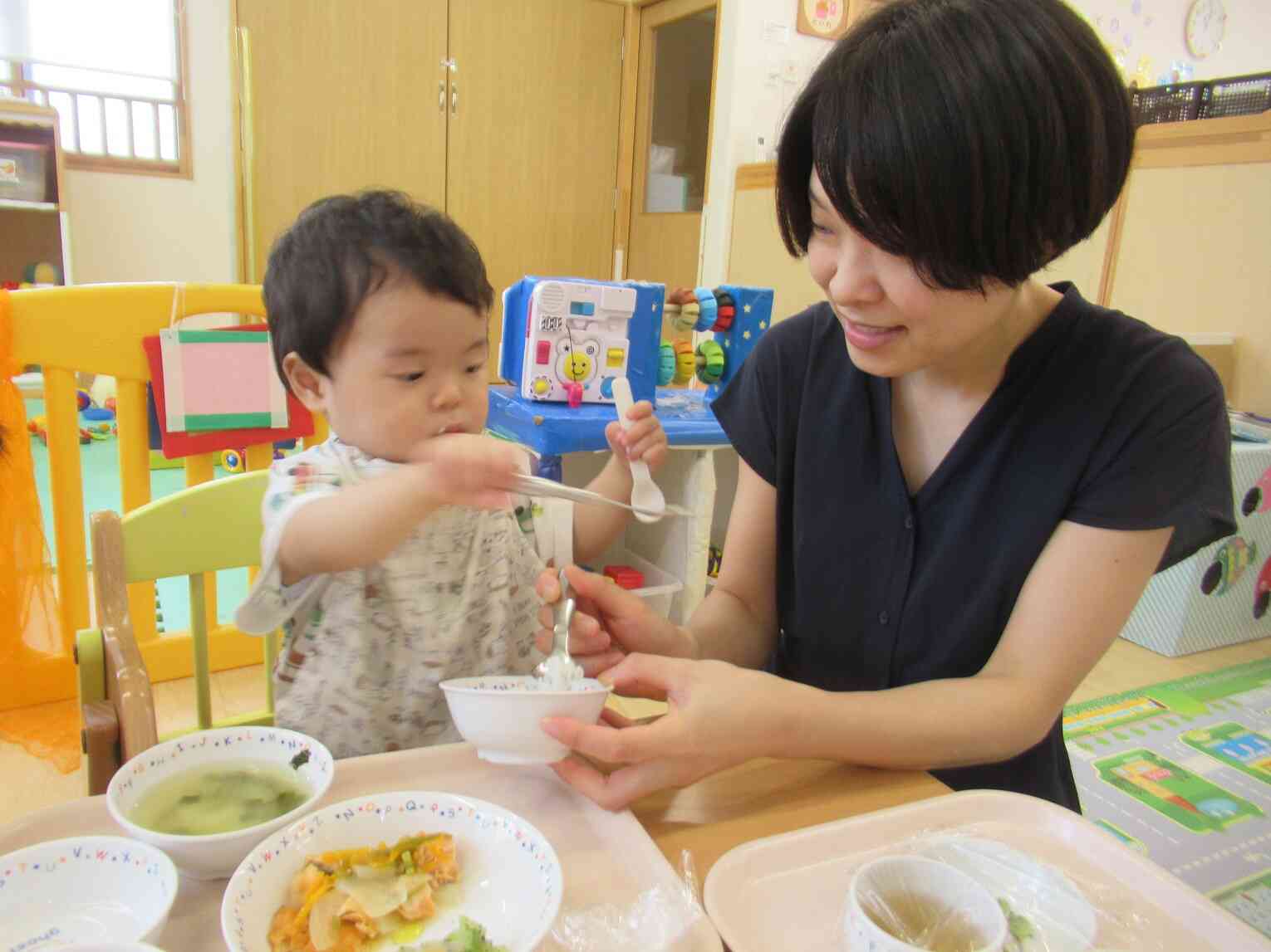 いっぱい食べるよ！～0歳児保育園見学～