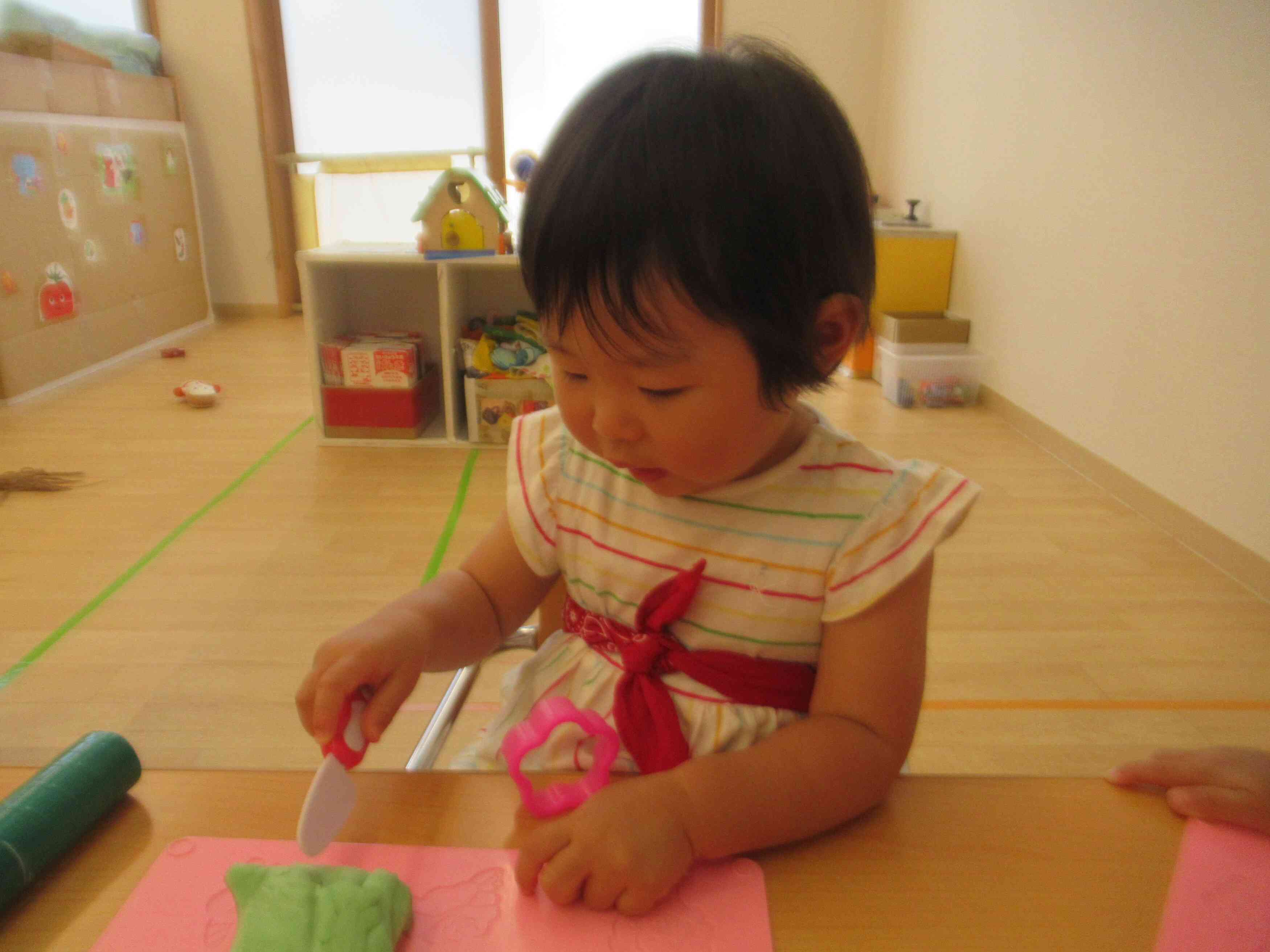 粘土をこねて…何を作ろうかなぁ