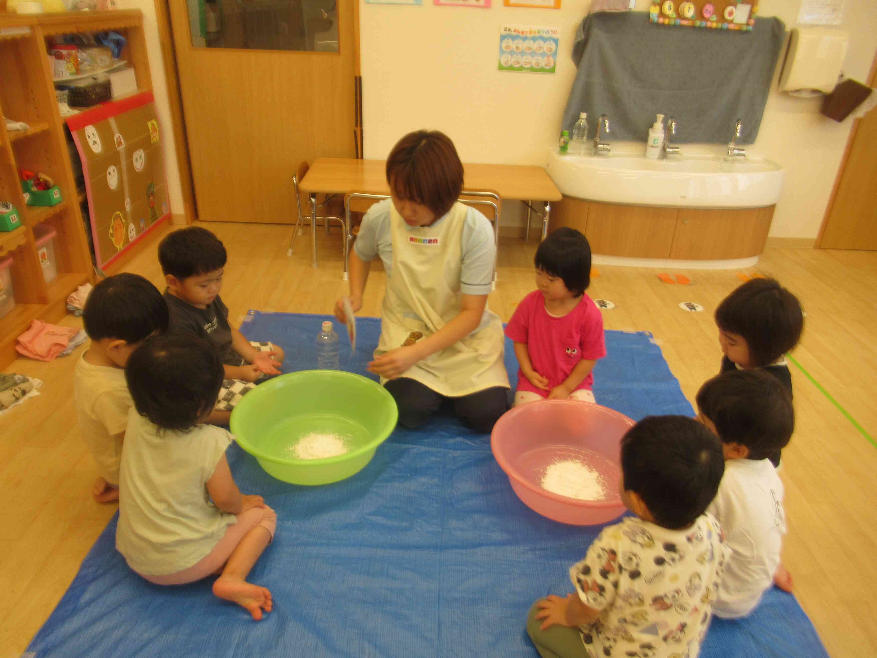 さわると不思議な感触！？