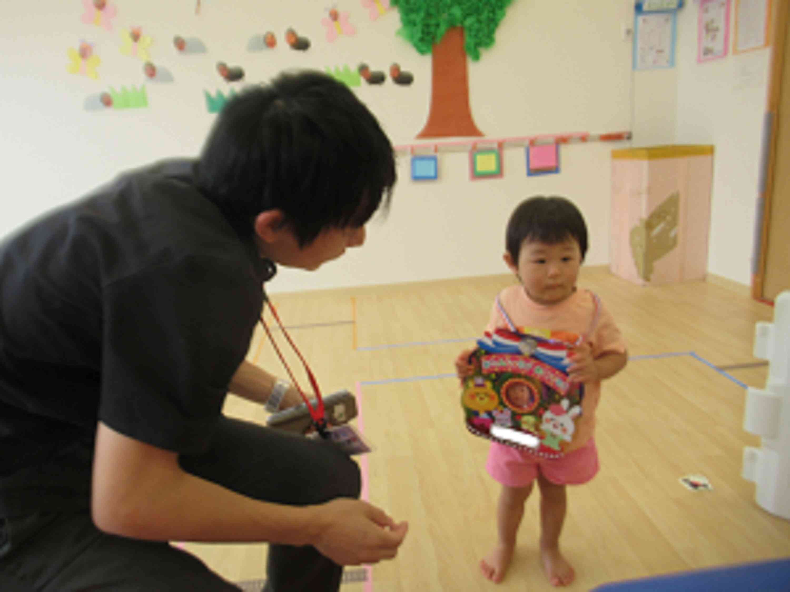 お誕生日会はお家の方も一緒に参加できます♪