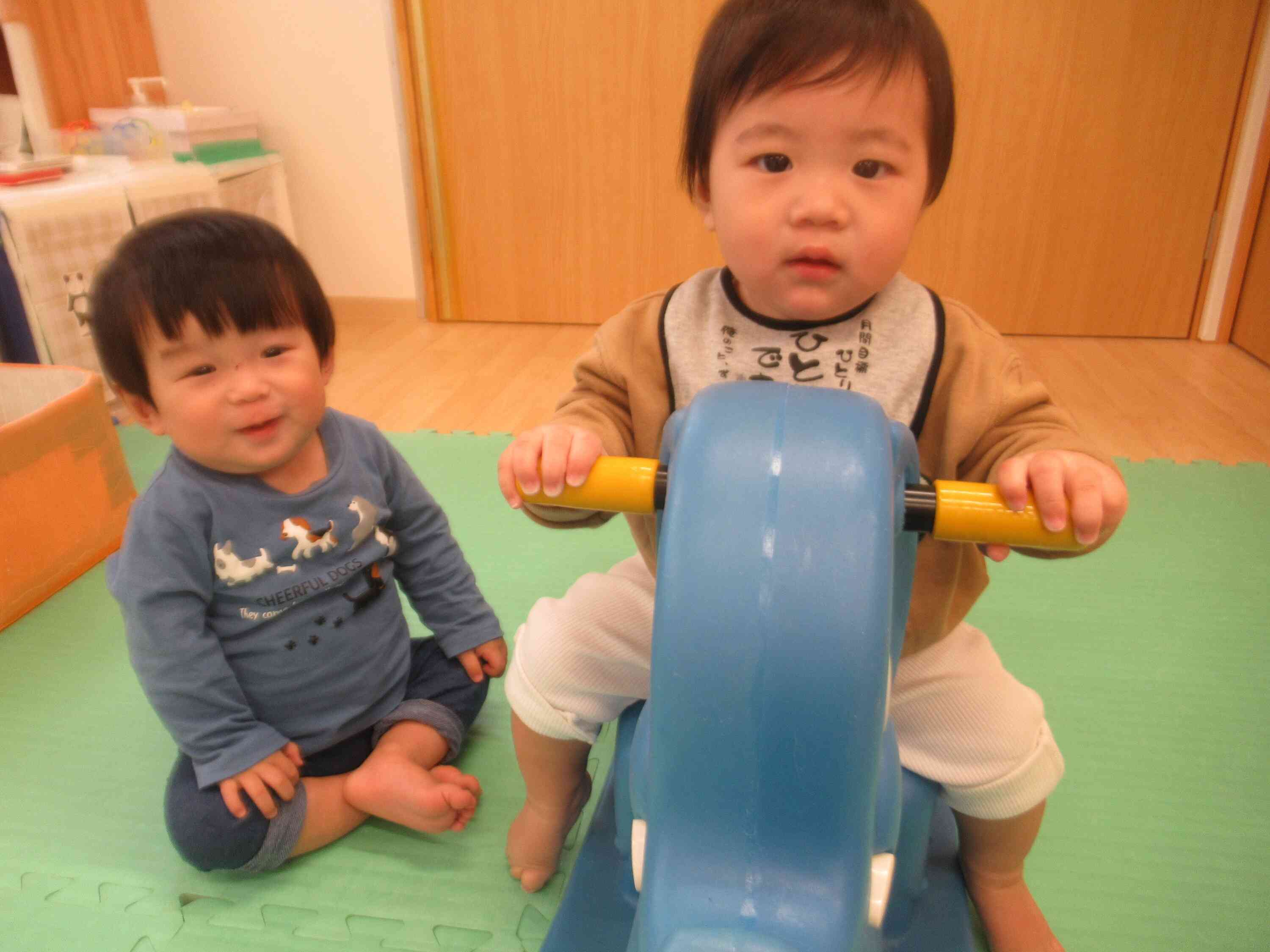 土曜日の０歳児クラスのお友だち☆