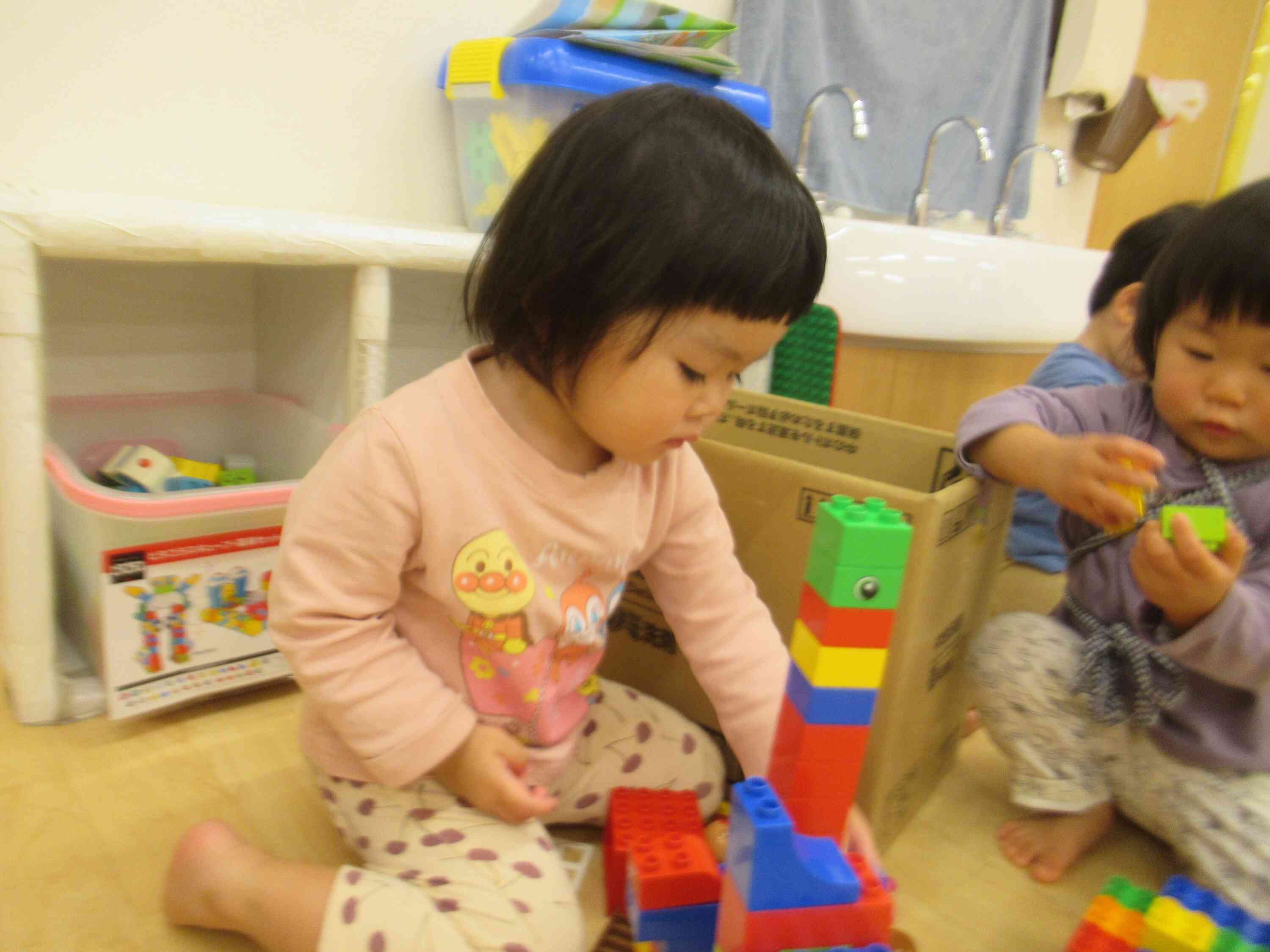 思いを形にする喜び☆（1歳児）