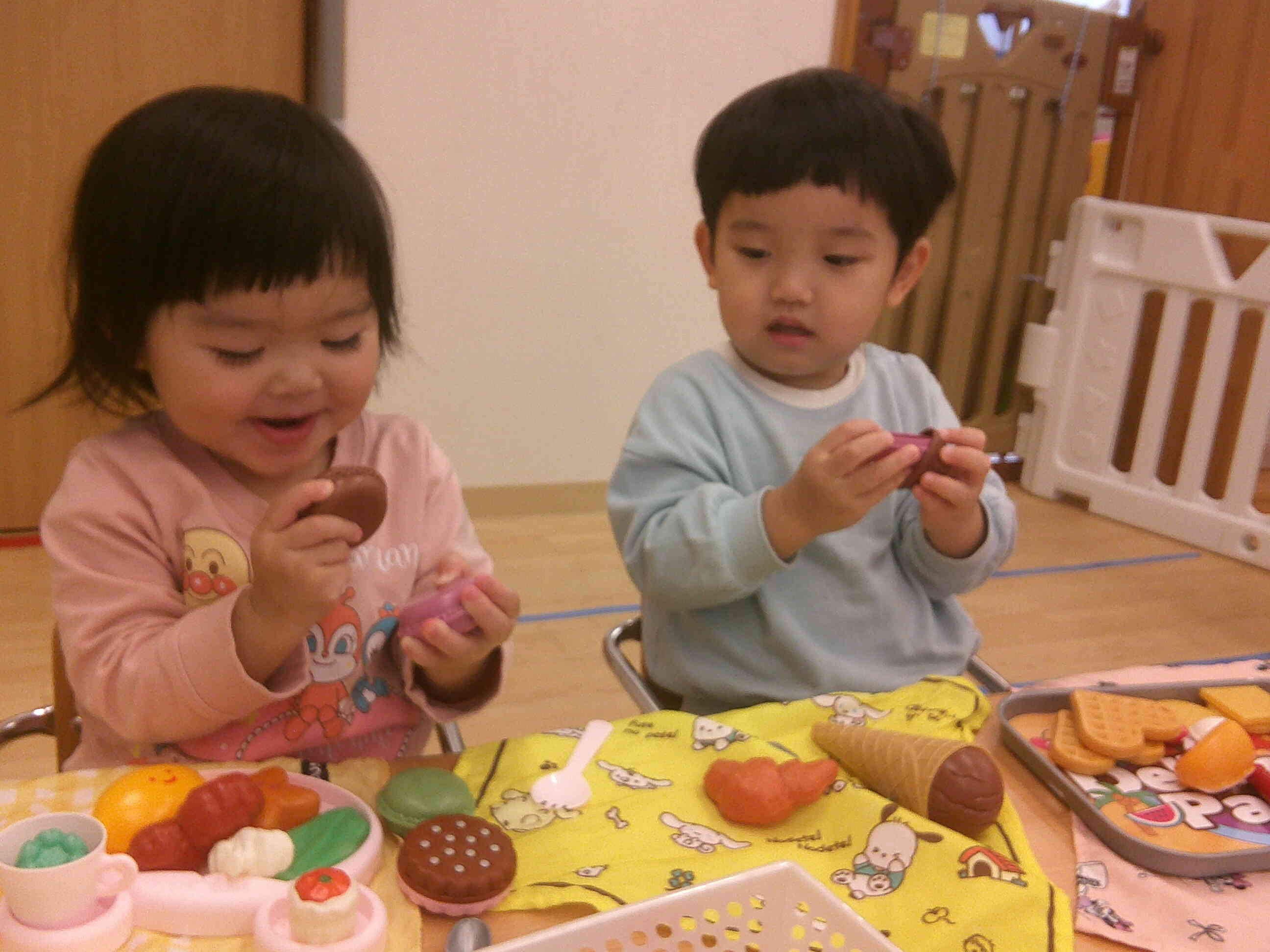 「ふふふ」「それ貸して～」