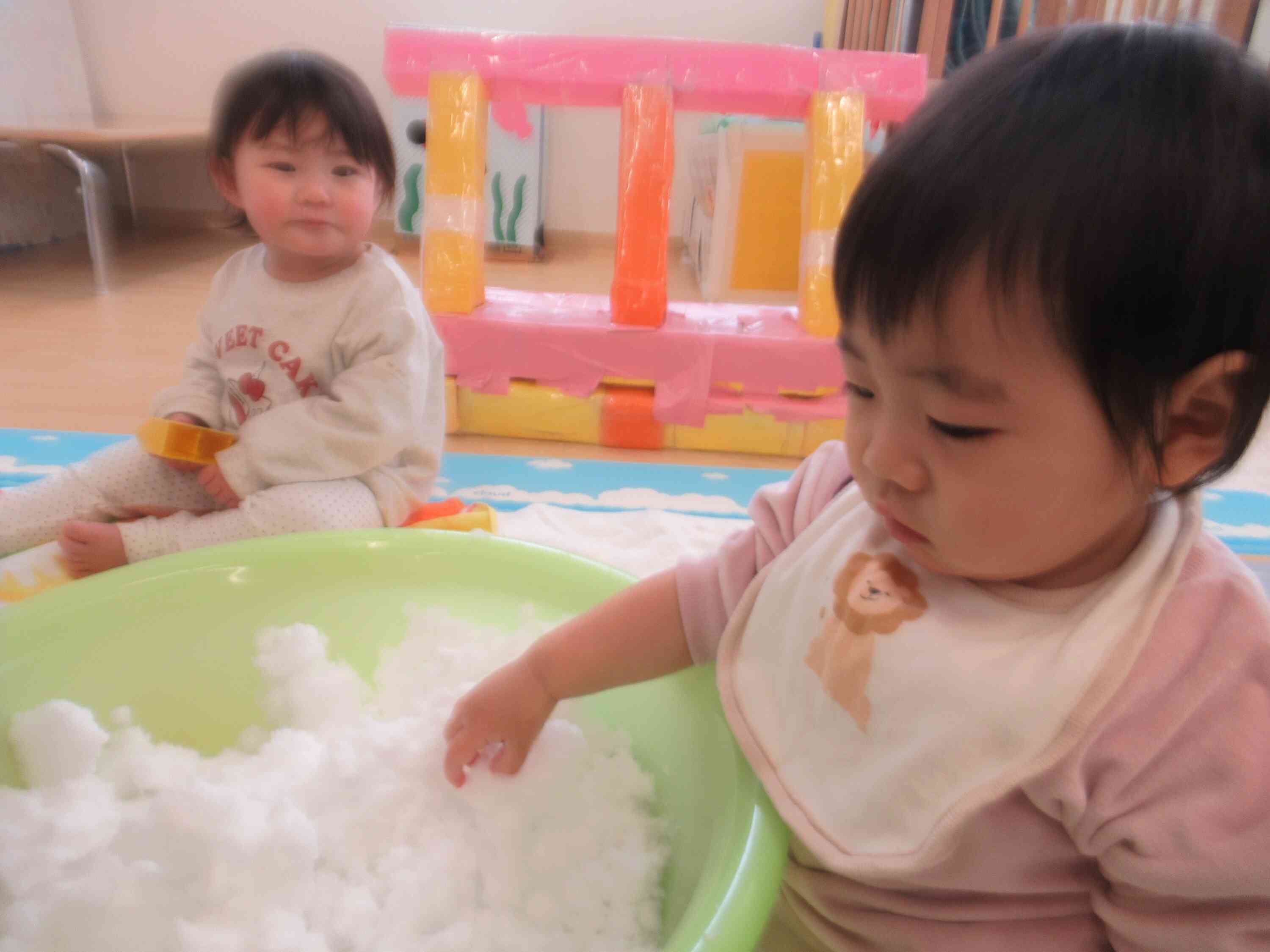 ひよこ組(0歳児)さんでは？